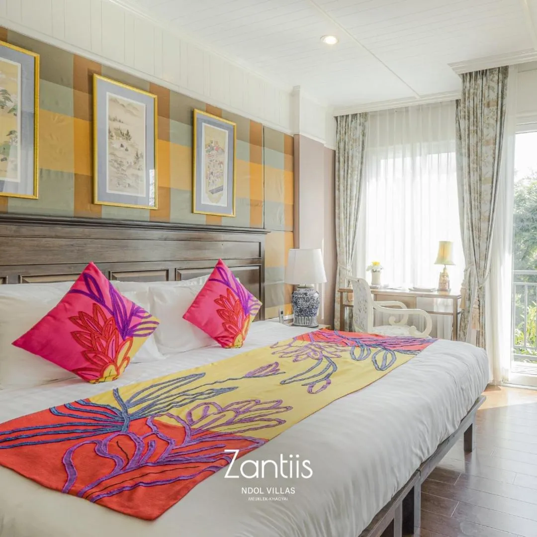 Bed in Zantiis Ndol Villas