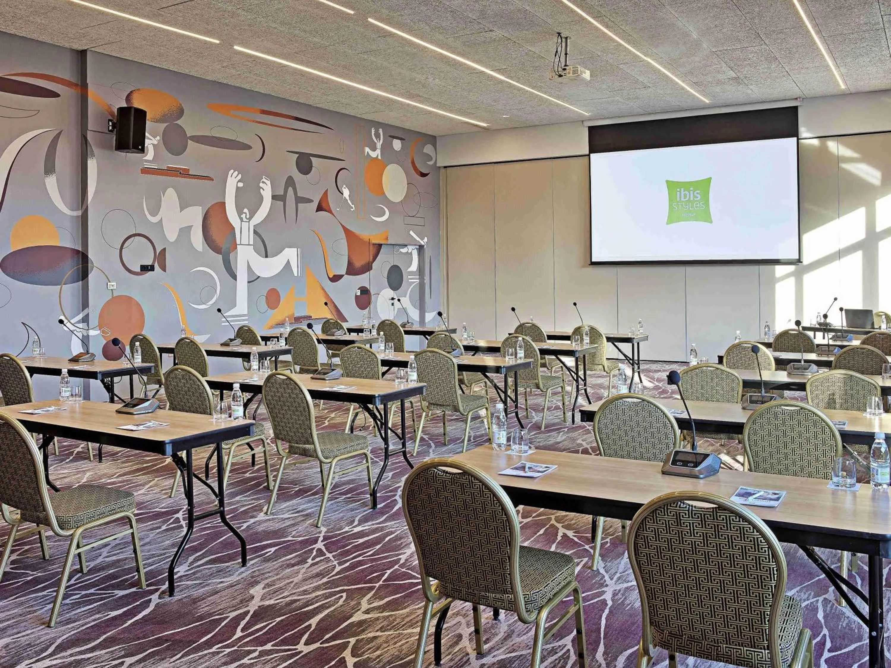 Meeting/conference room in ibis Styles Sarajevo