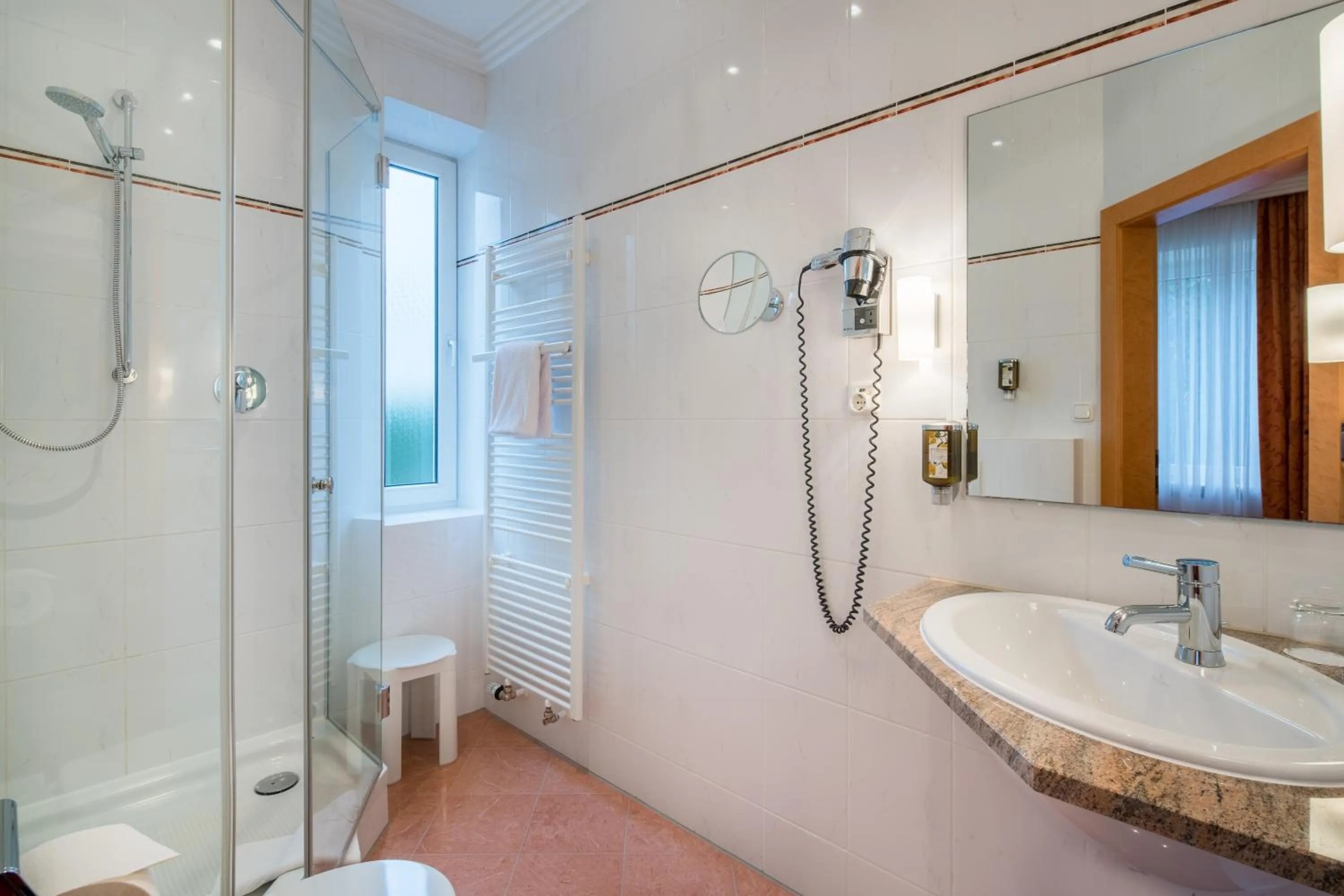 Bathroom in Hotel Asemann Planegg