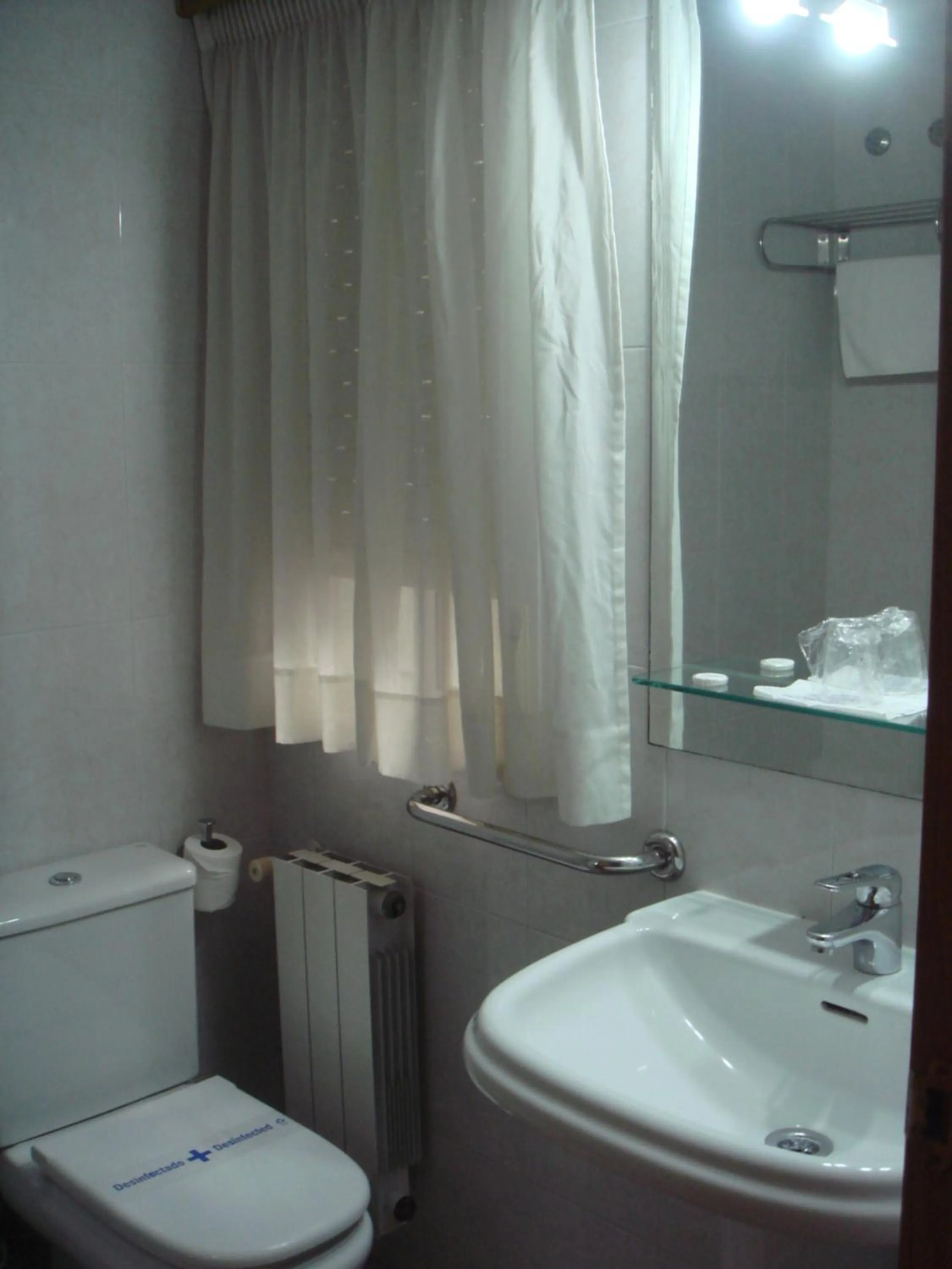 Bathroom in Hotel PAYRO