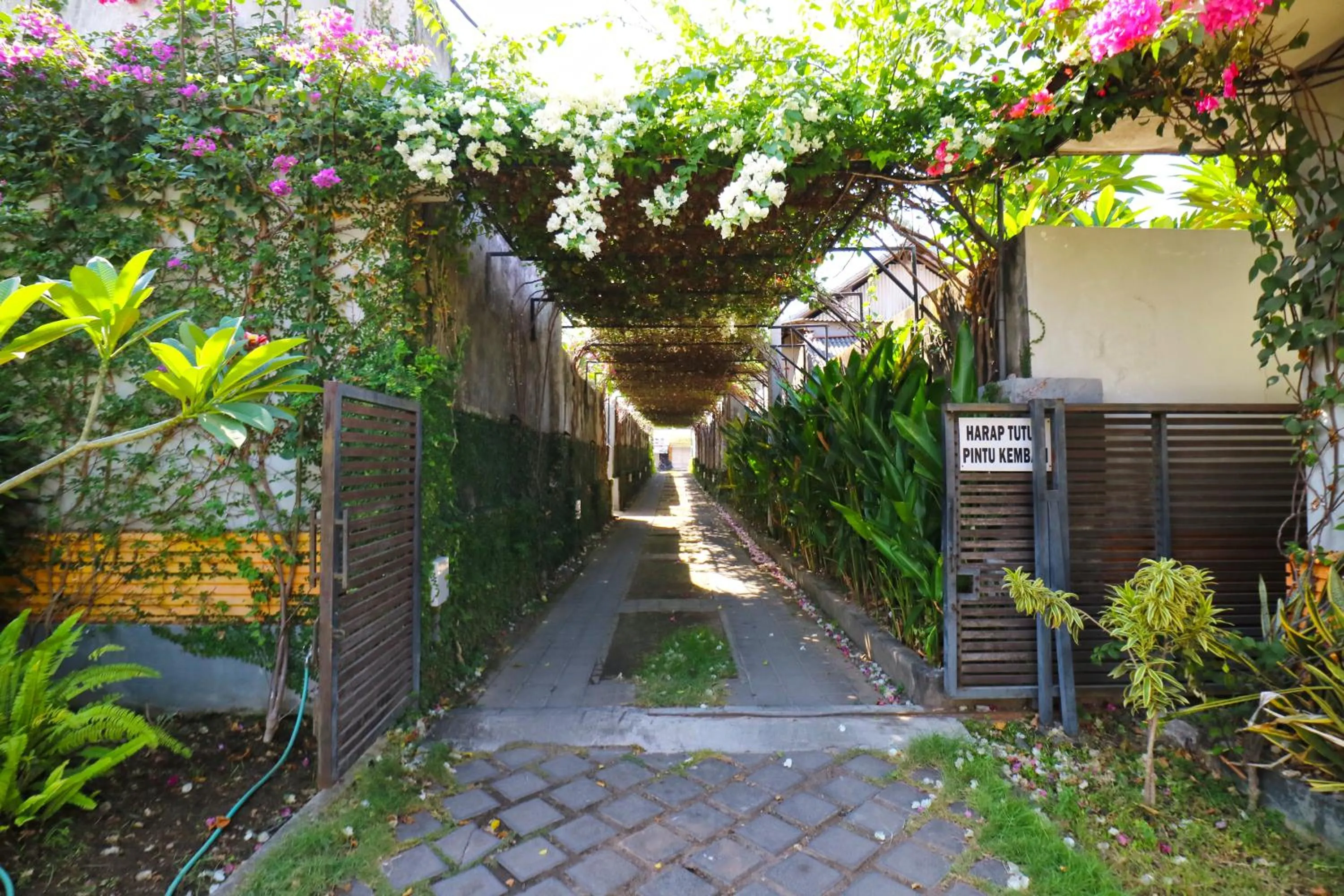 Area and facilities in Sayang Residence 2