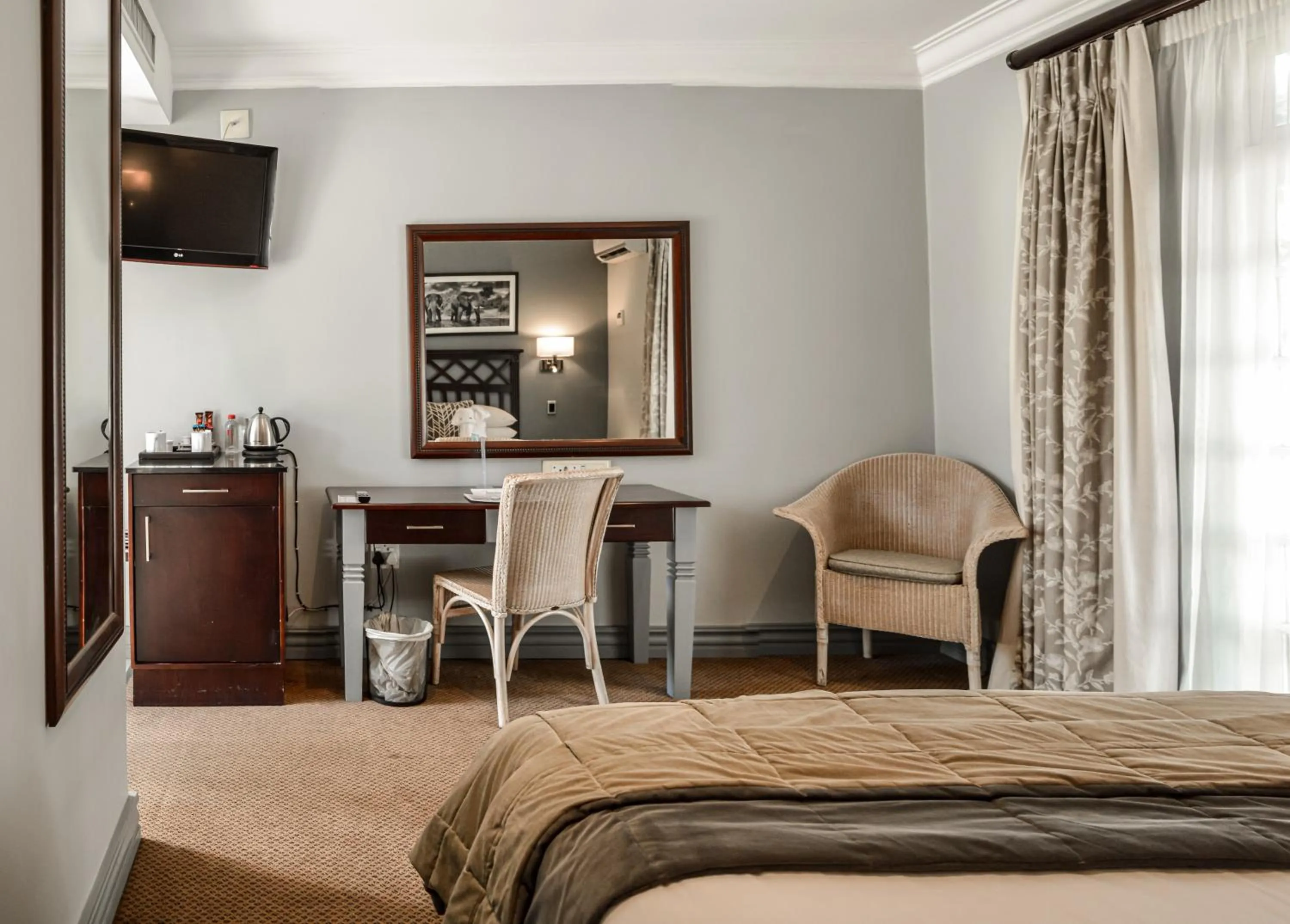 TV and multimedia, Bed in Indaba Hotel, Spa & Conference Center