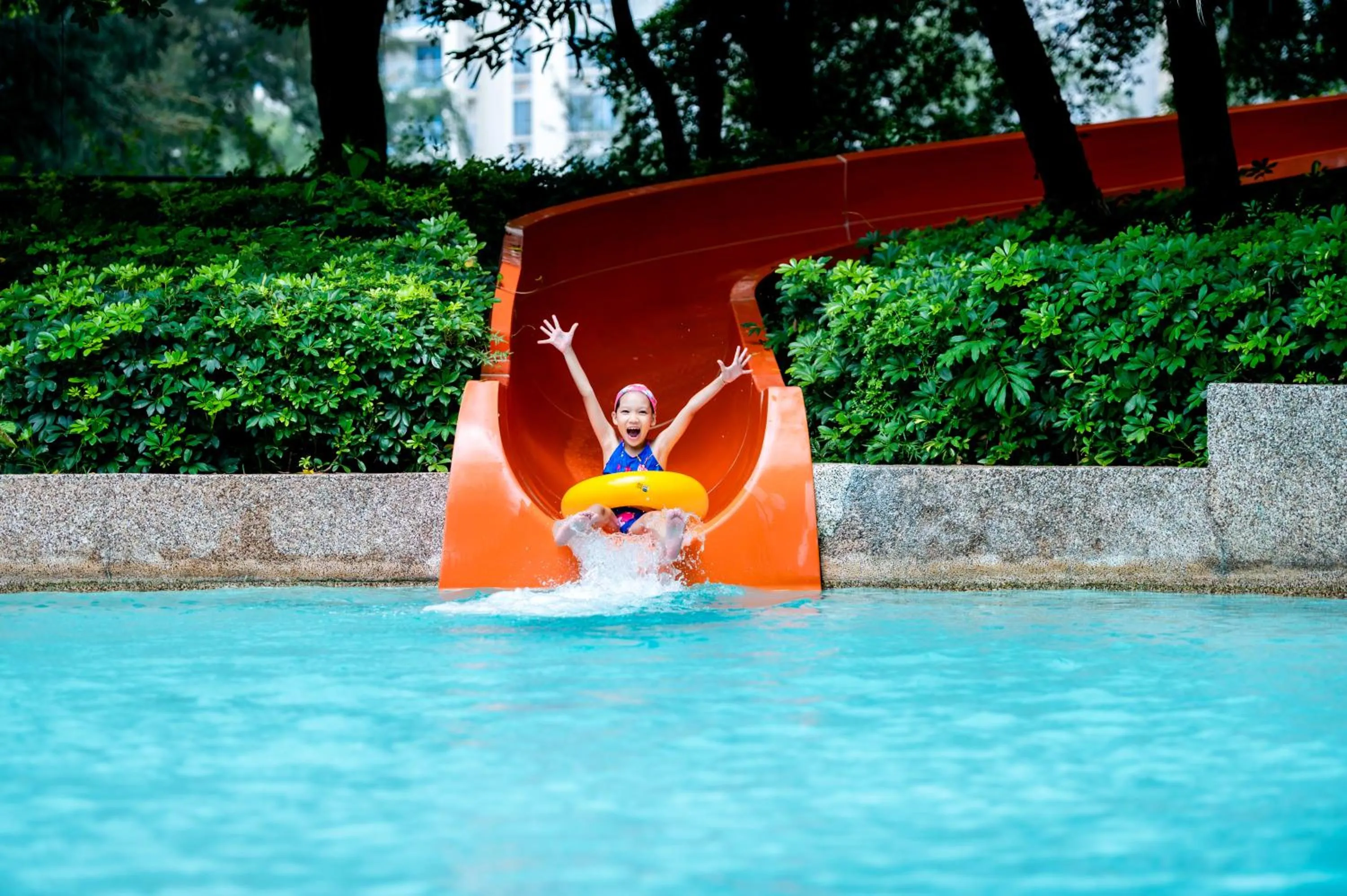 Swimming pool in Shangri-La Beihai