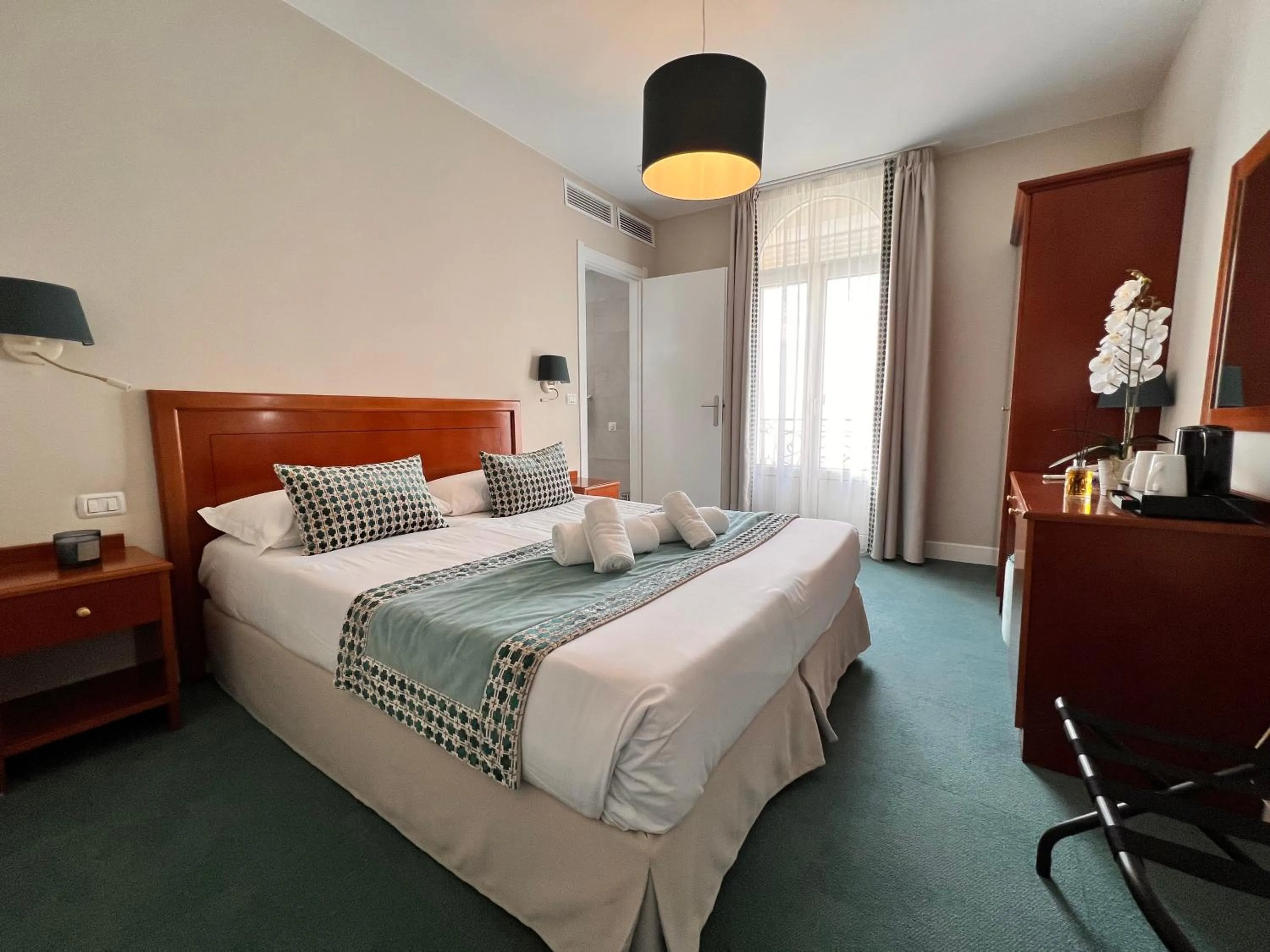 Bedroom, Bed in Hotel Olympia