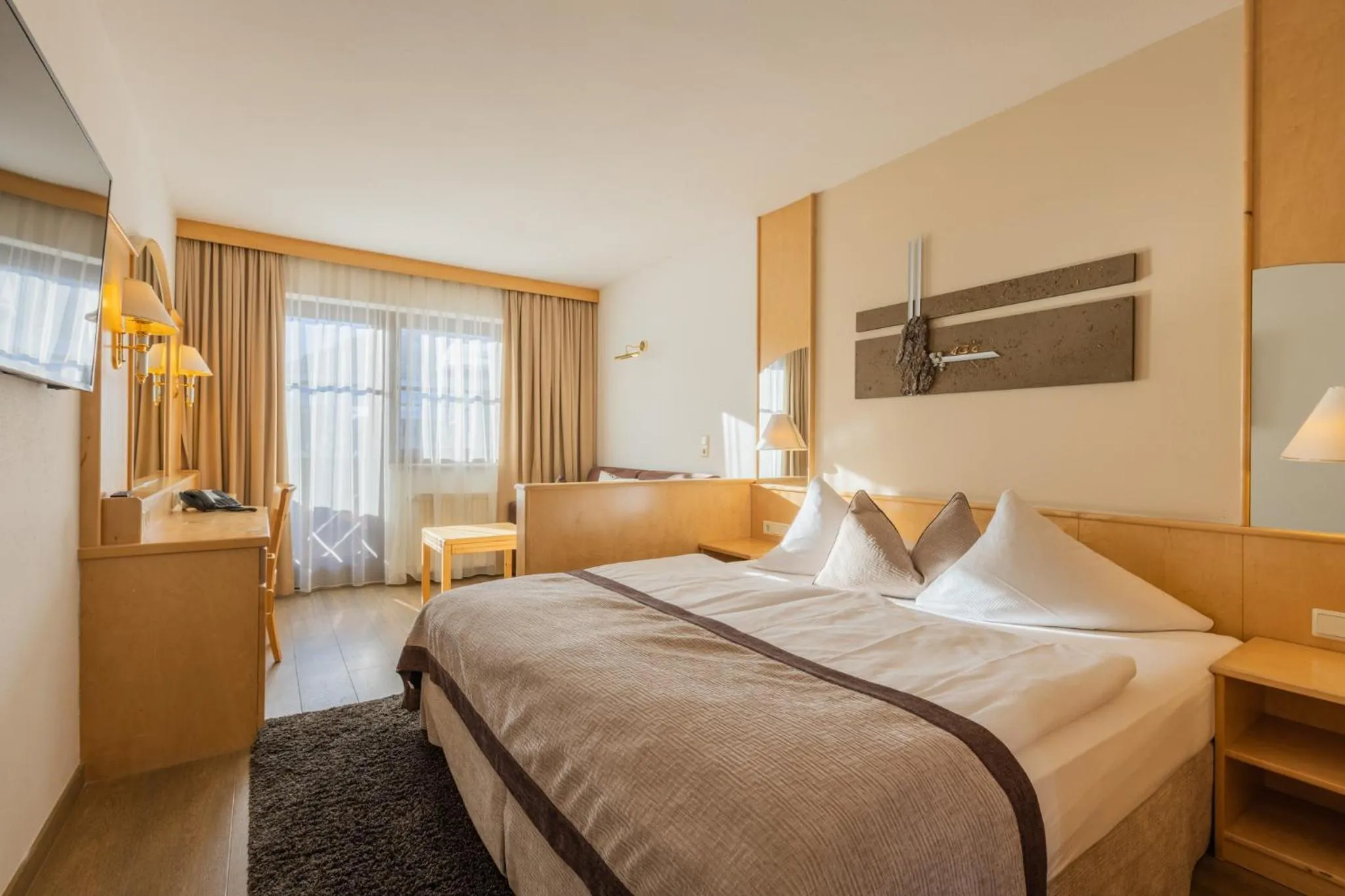 Photo of the whole room, Bed in Hotel Central