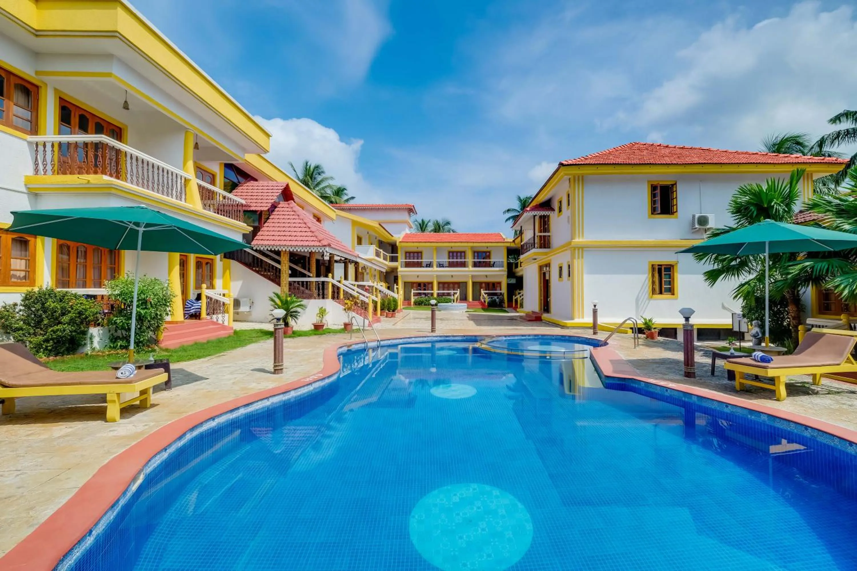 Swimming pool in Spazio Leisure Resort, Goa