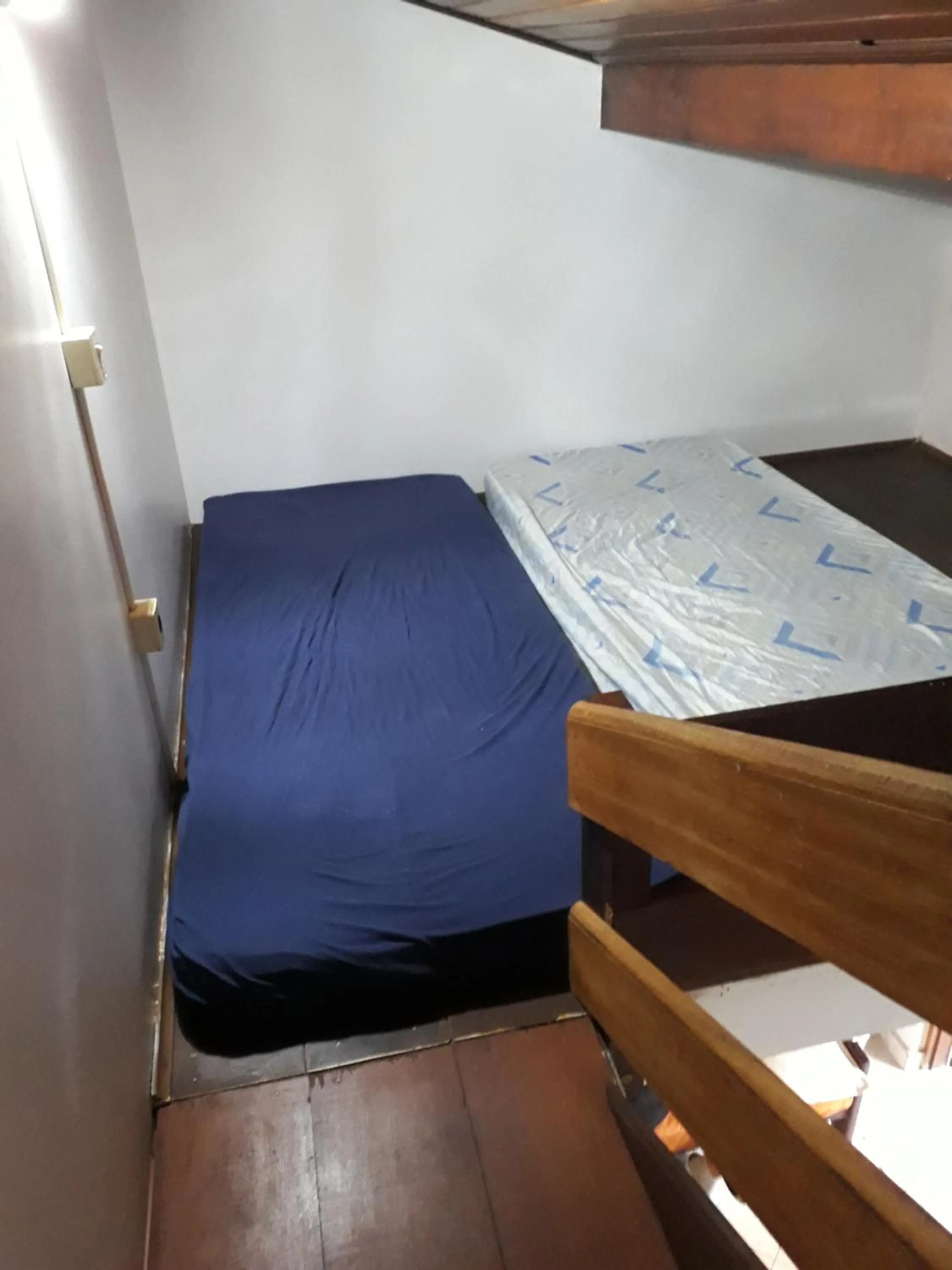 Photo of the whole room, Bed in Chalé Praia Boiçucanga wi fi piscina Village Mirante Litoral Norte SP