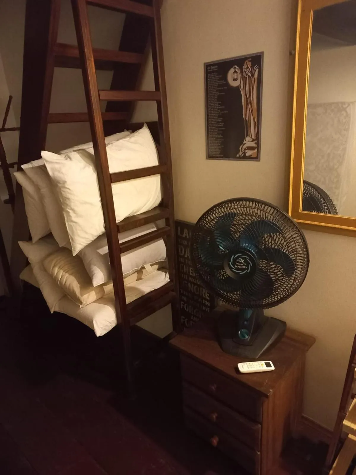 Bed in Chalé Praia Boiçucanga wi fi piscina Village Mirante Litoral Norte SP