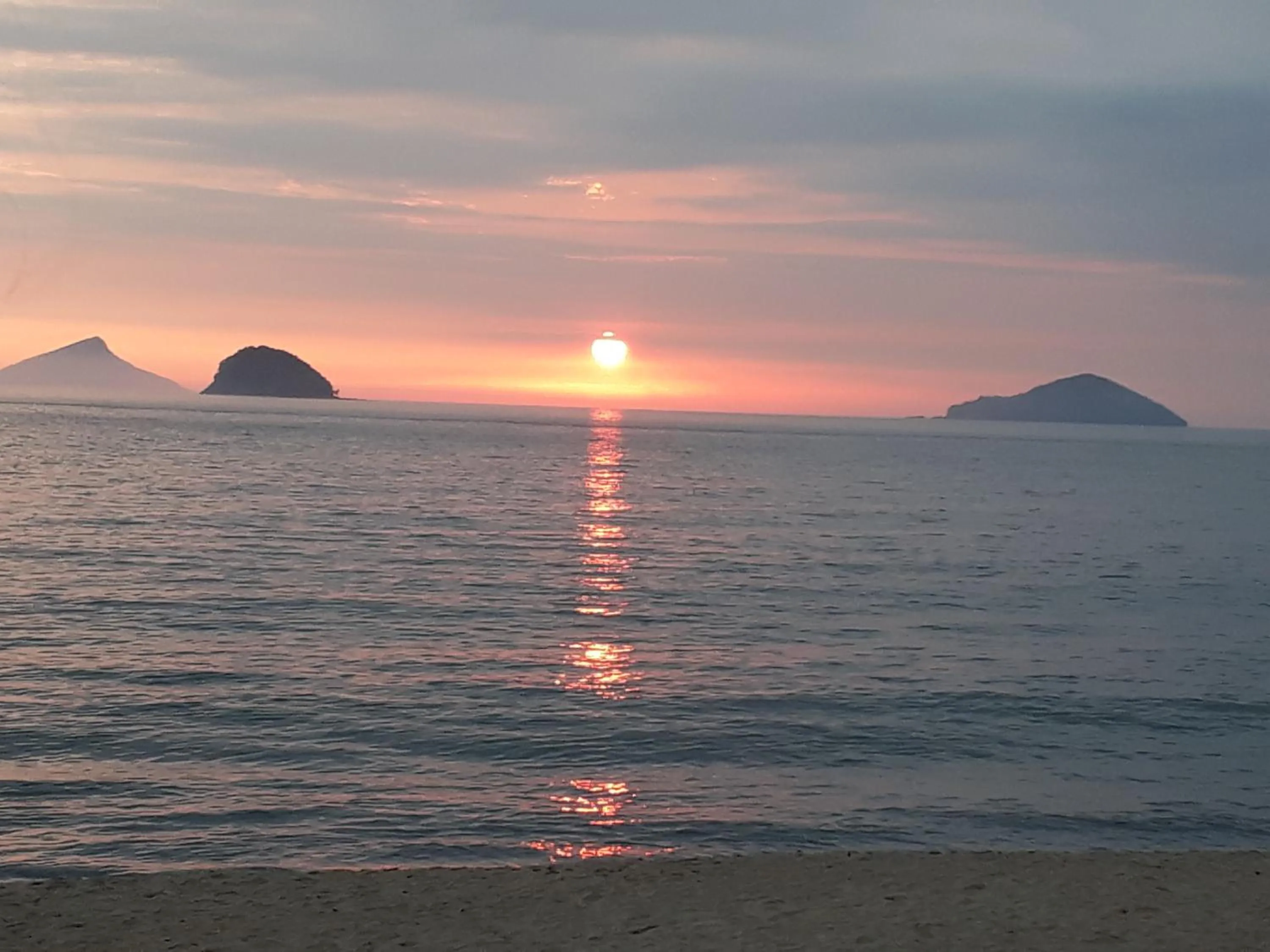 Beach in Chalé Praia Boiçucanga wi fi piscina Village Mirante Litoral Norte SP