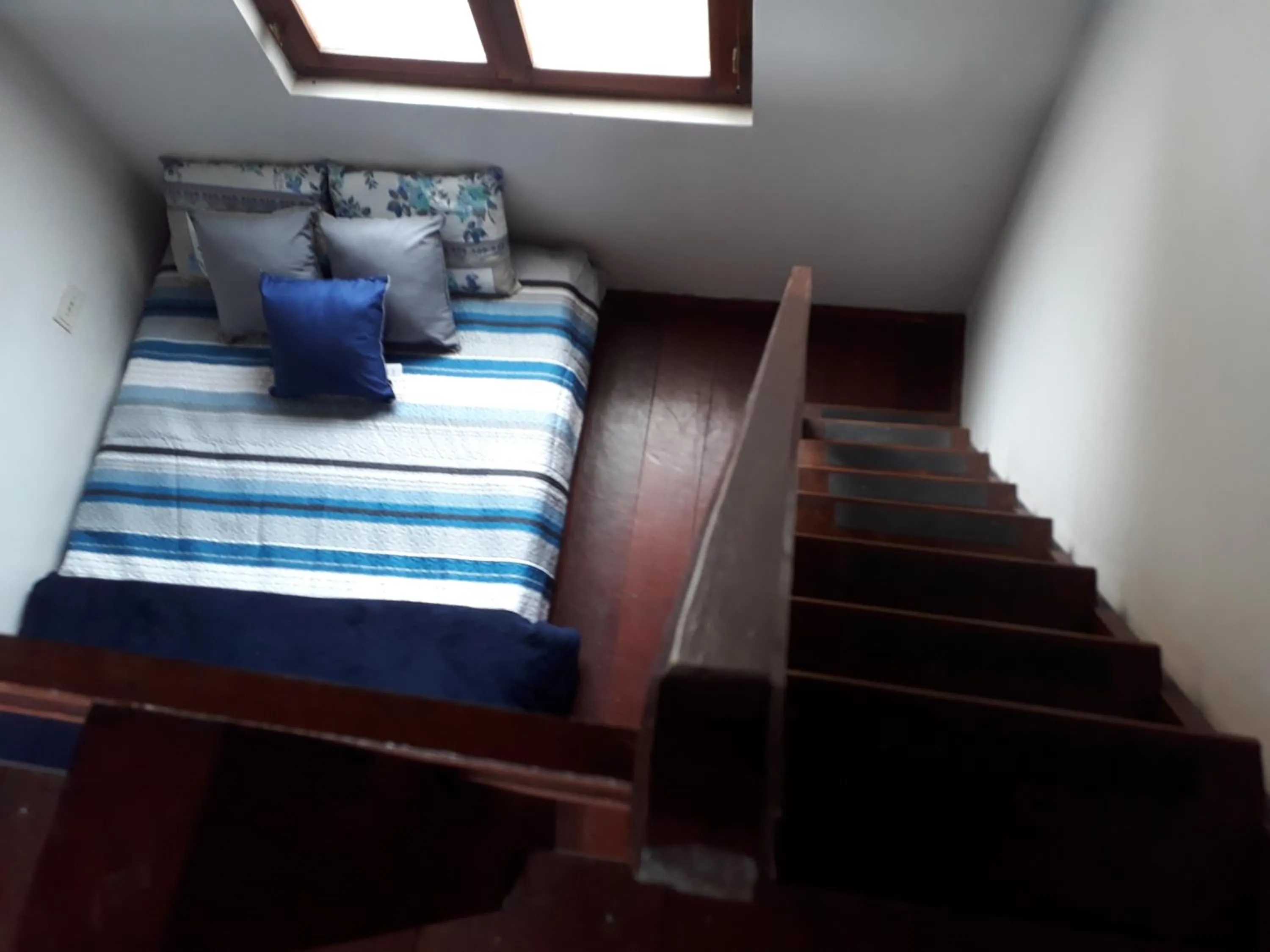 Photo of the whole room, Bed in Chalé Praia Boiçucanga wi fi piscina Village Mirante Litoral Norte SP