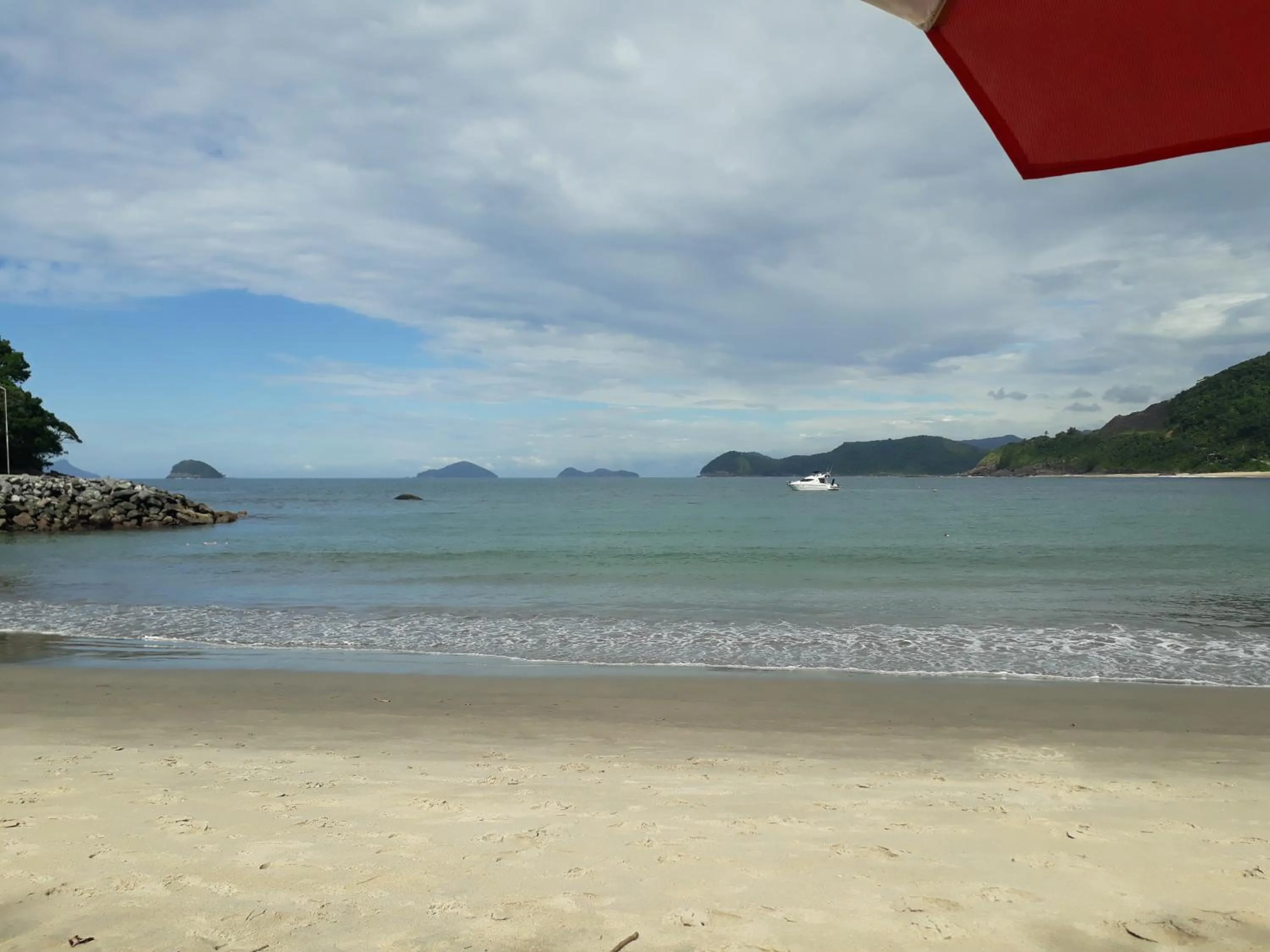 Beach in Chalé Praia Boiçucanga wi fi piscina Village Mirante Litoral Norte SP