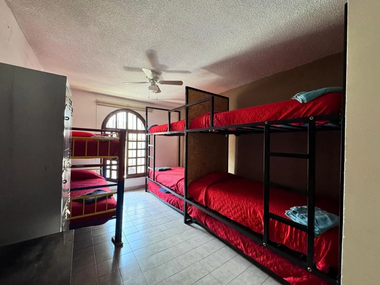 bunk bed, Bed in Casona Luciérnaga-Casa de Huéspedes para Grupos