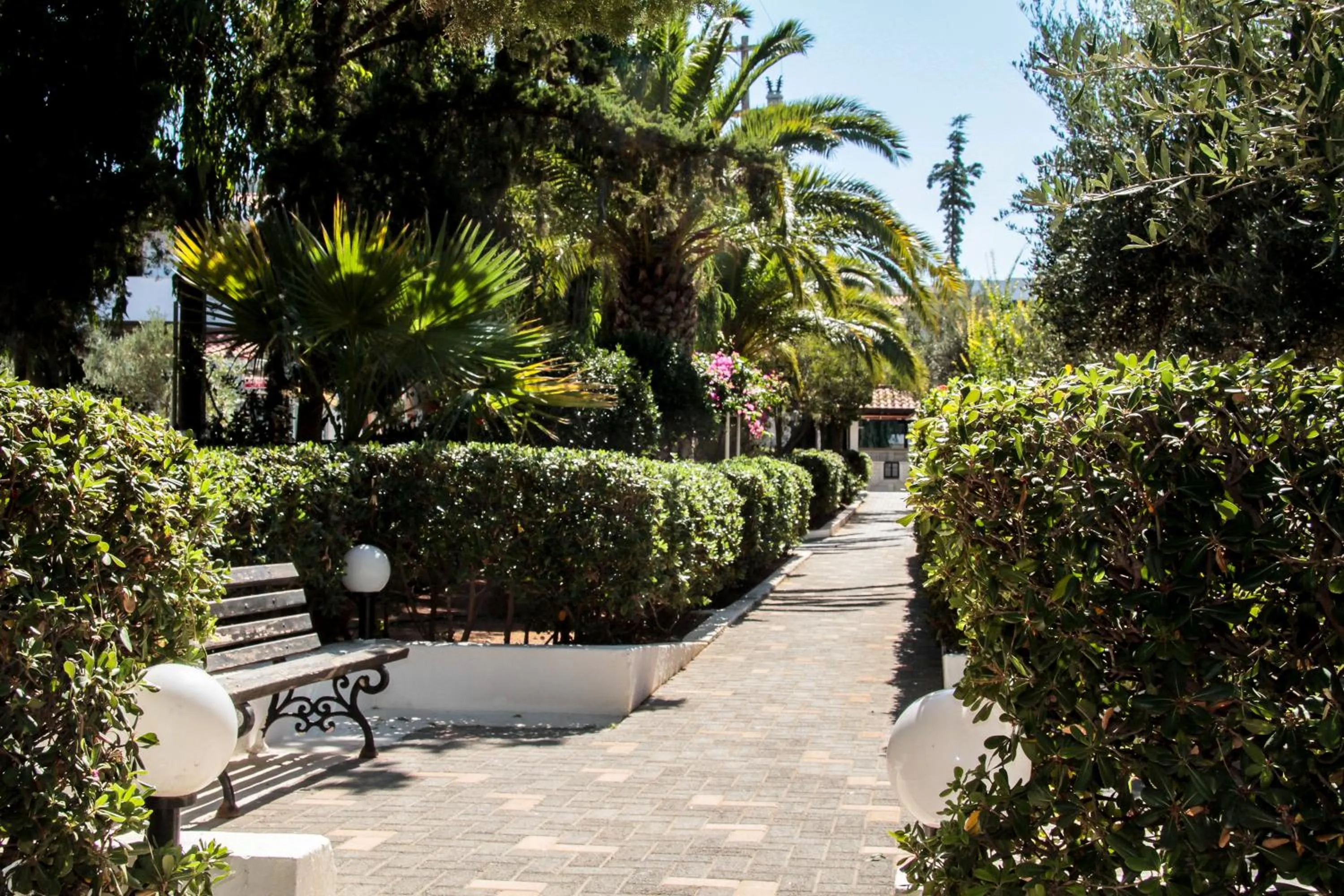 Garden in Lyda Hotel
