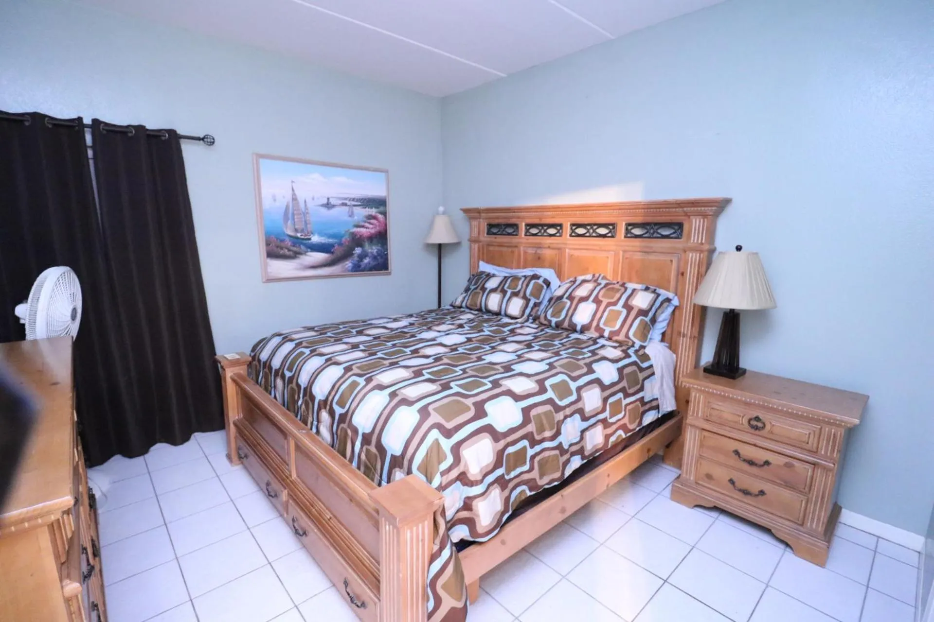 Bedroom, Bed in The Dunes Condominiums by Cheap Getaway