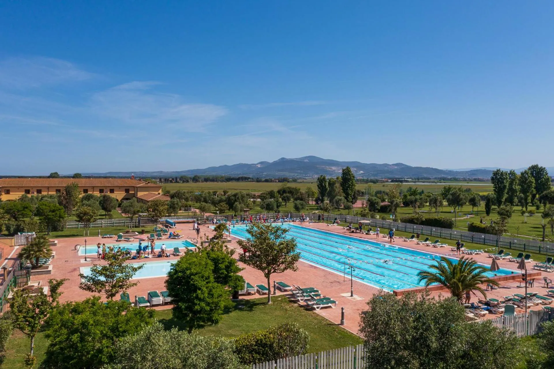 Swimming pool in Poggio all'Agnello Sport & Family Holidays
