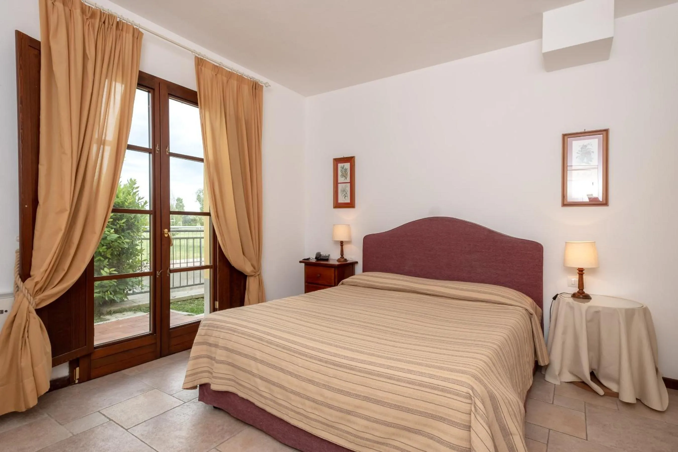 Bed in Poggio all'Agnello Sport & Family Holidays