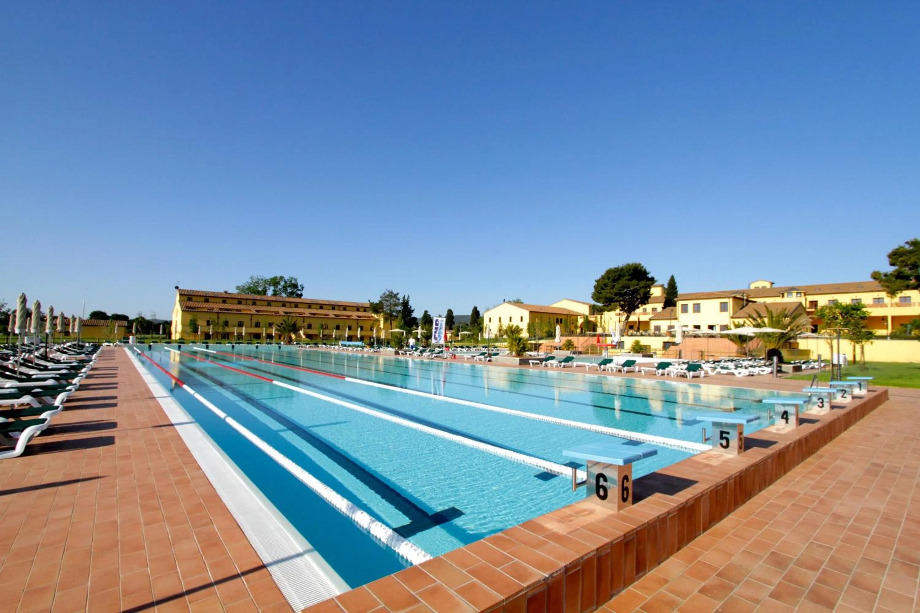 Swimming pool in Poggio all'Agnello Sport & Family Holidays
