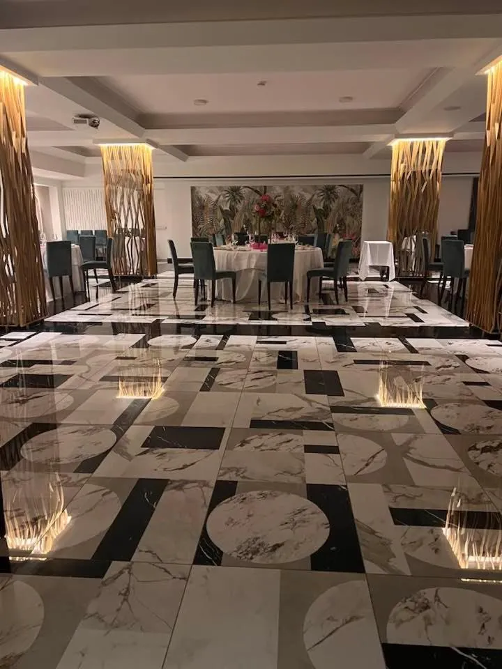 Restaurant/places to eat in Hotel Liola'