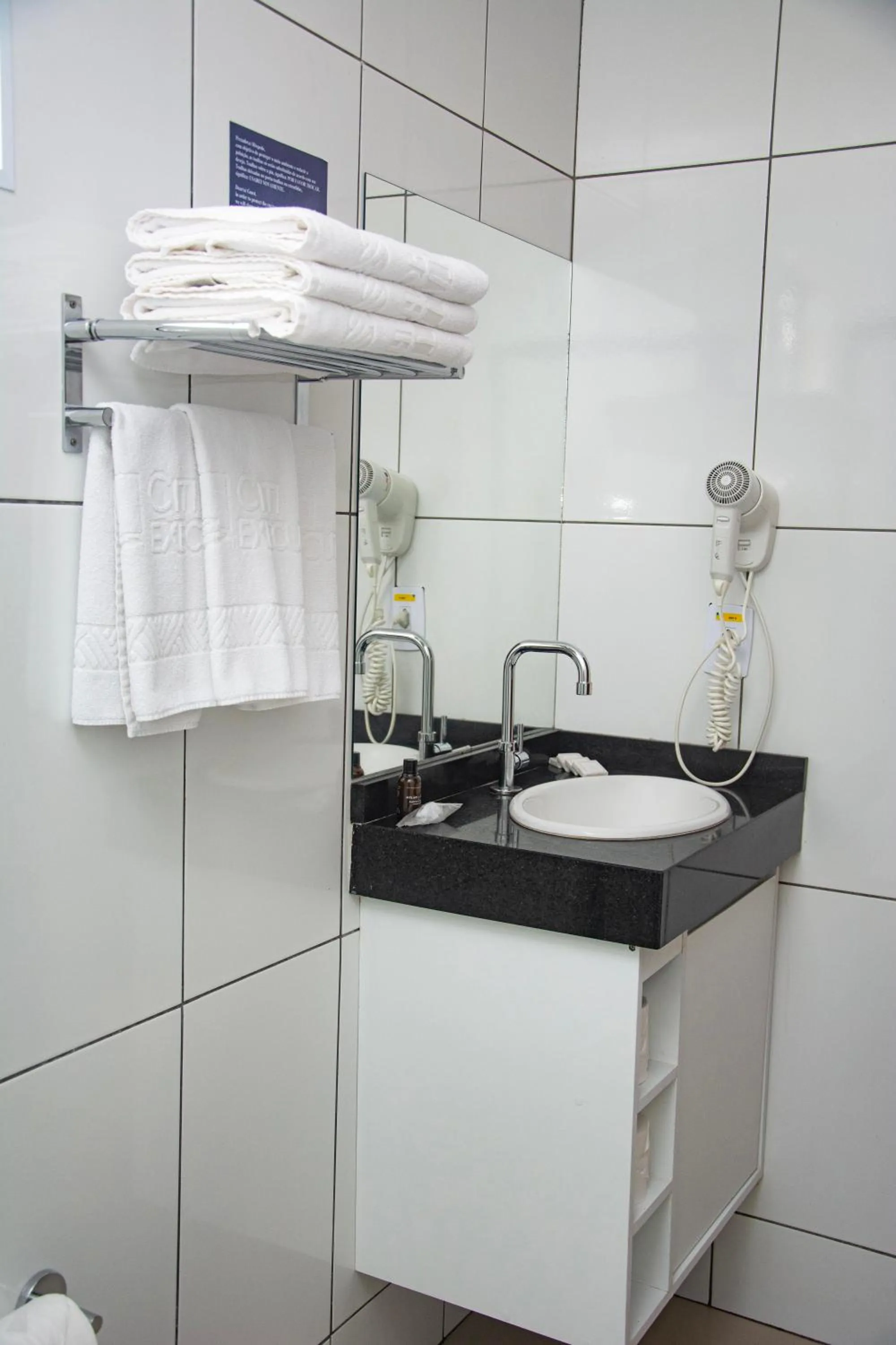 Bathroom in Citi Executivo Hotel