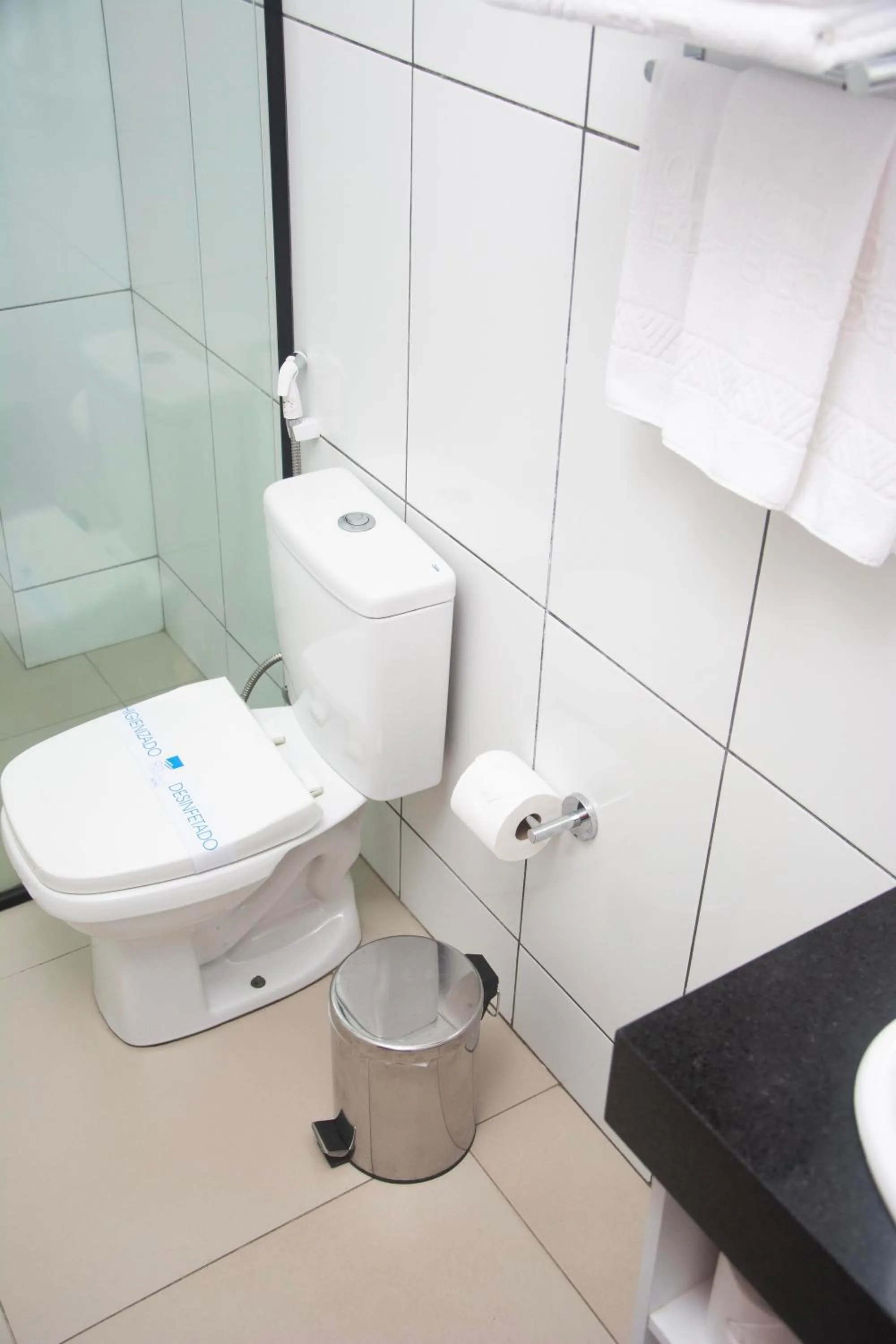 Shower in Citi Executivo Hotel