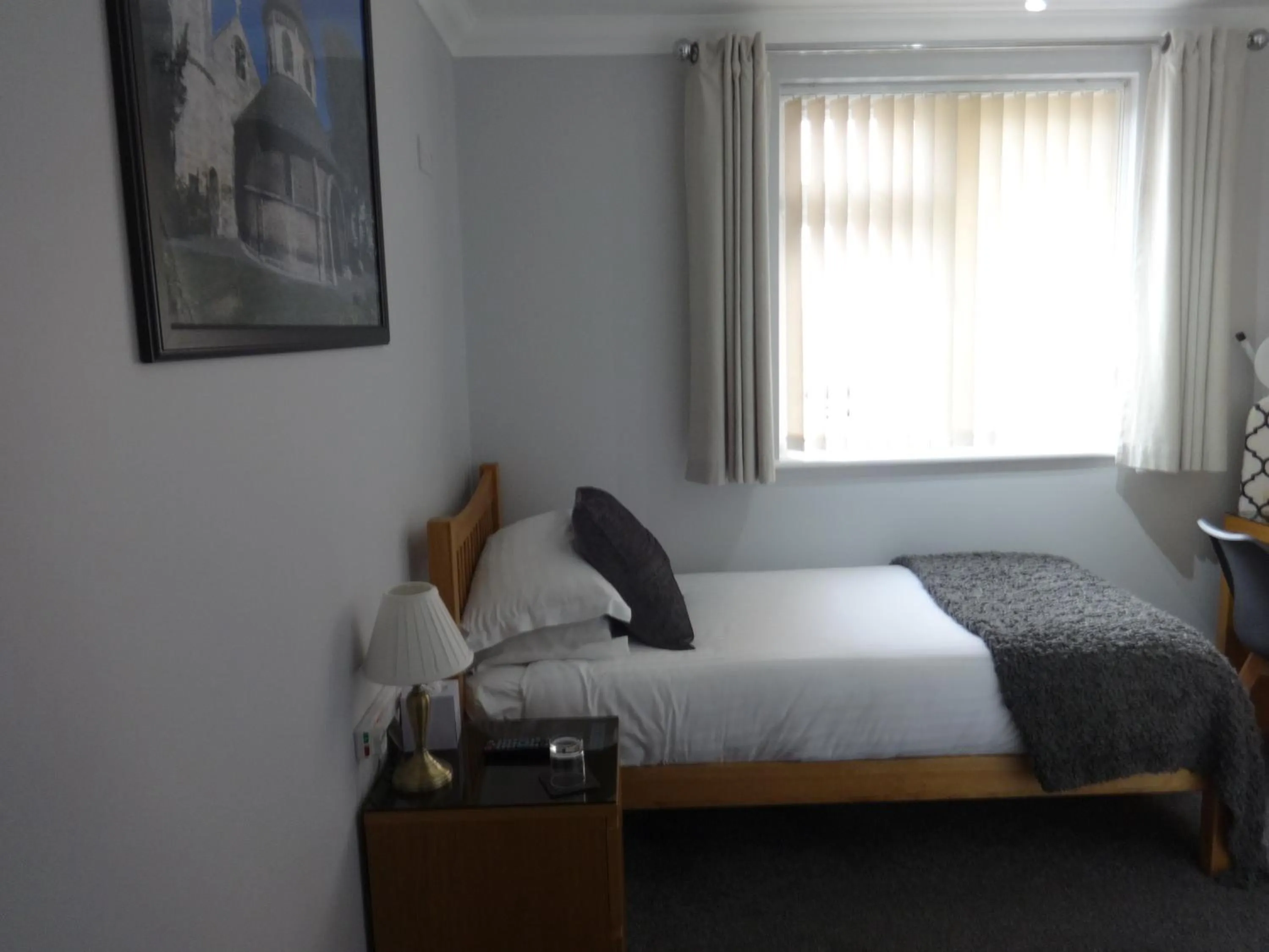 Bedroom, Bed in Autumn House