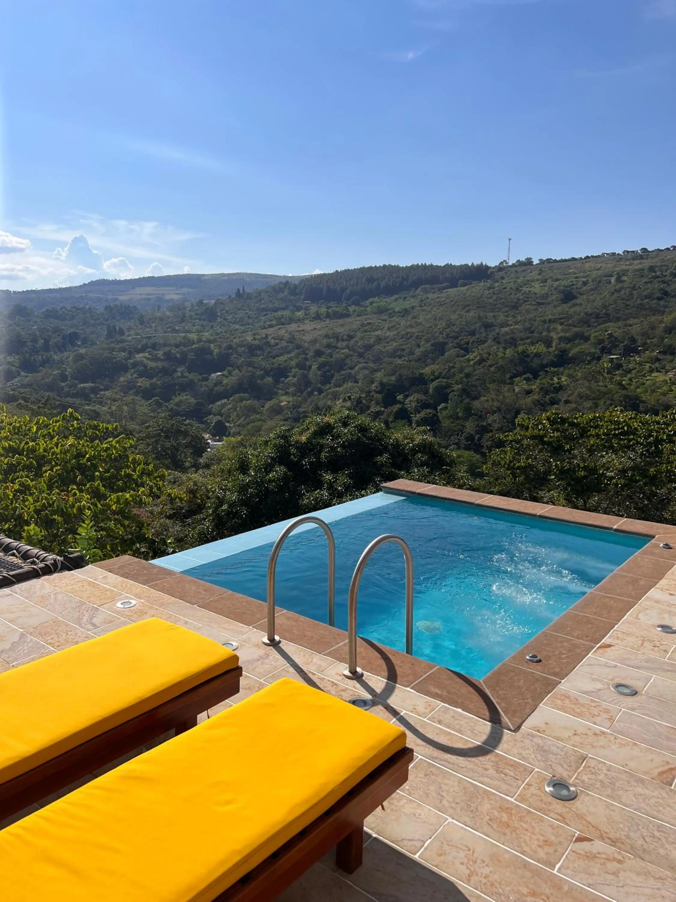 Photo of the whole room in Hotel Campestre Palmas del Zamorano