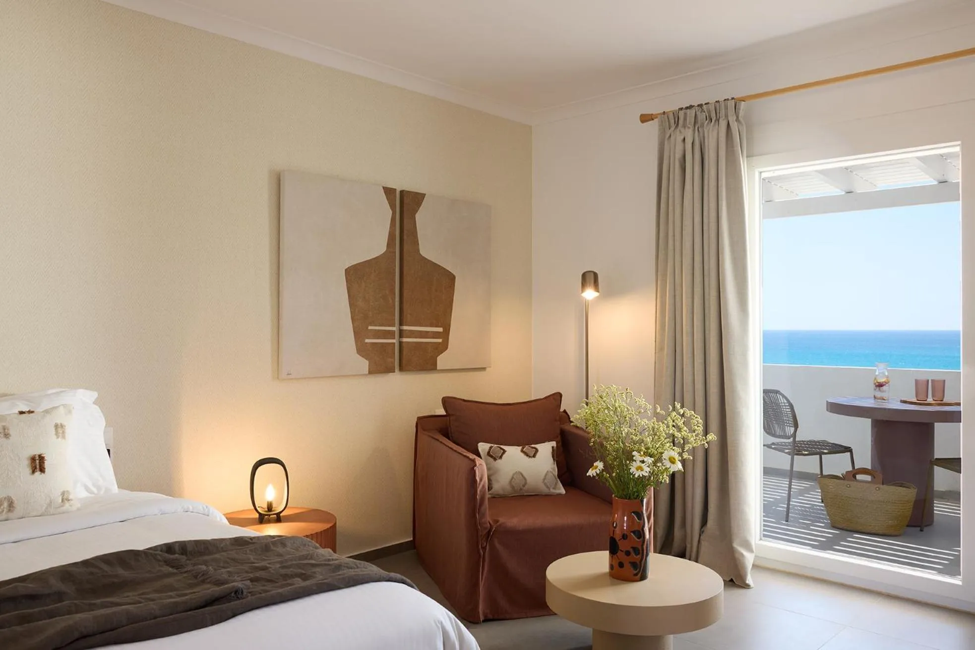 Photo of the whole room, Bed in Golden Milos Beach Ηouse by Domotel