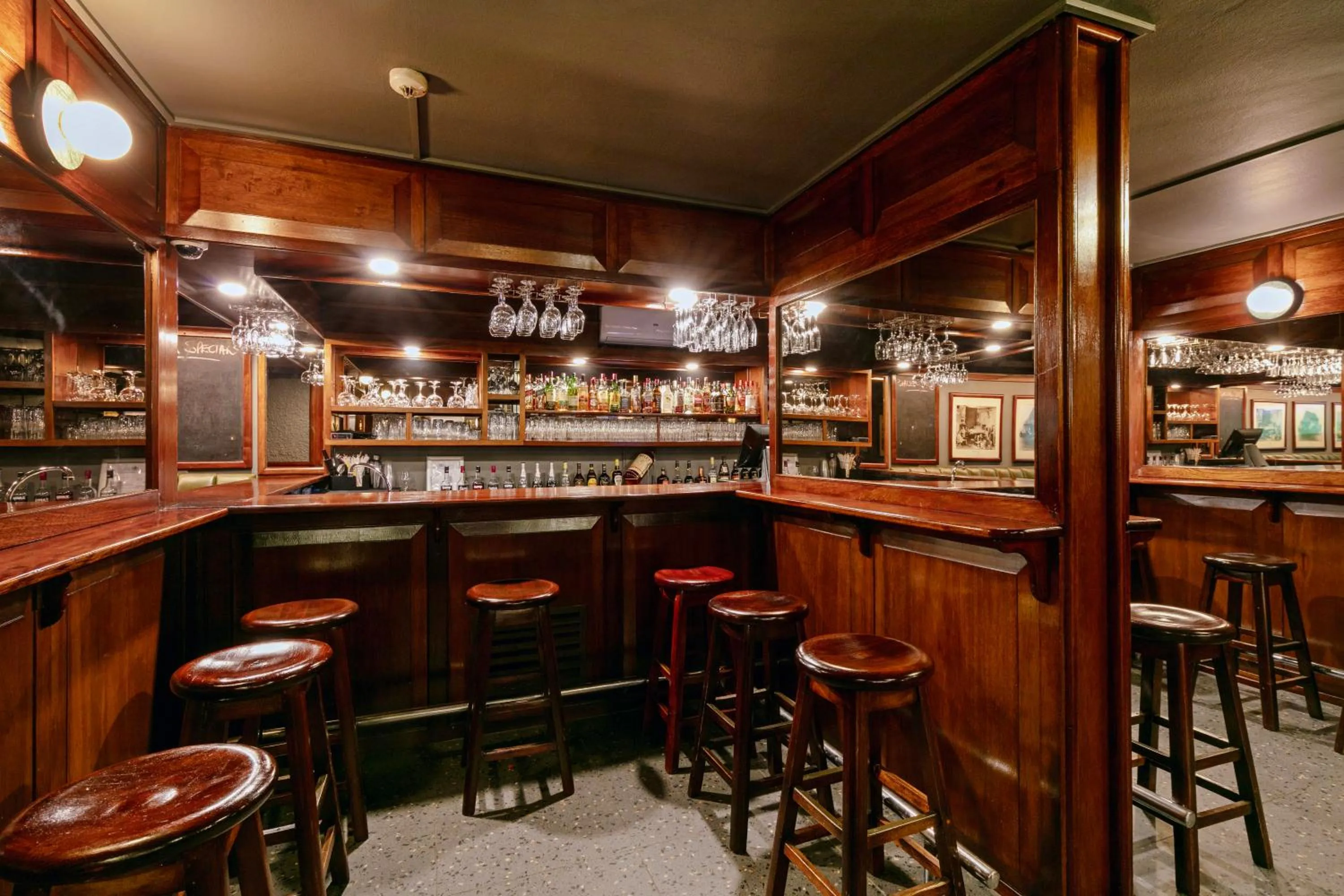 Hotel 224 & Apartments