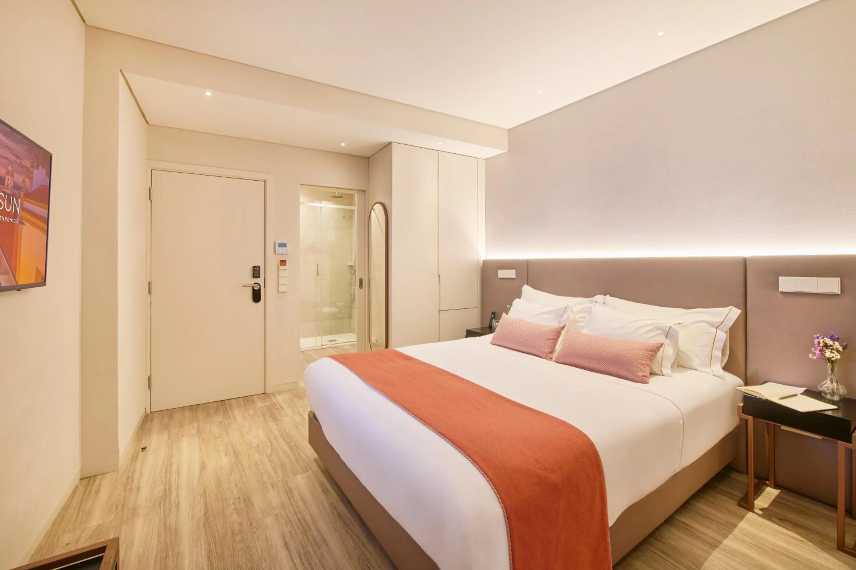 Bed in Hotel Moon & Sun Braga