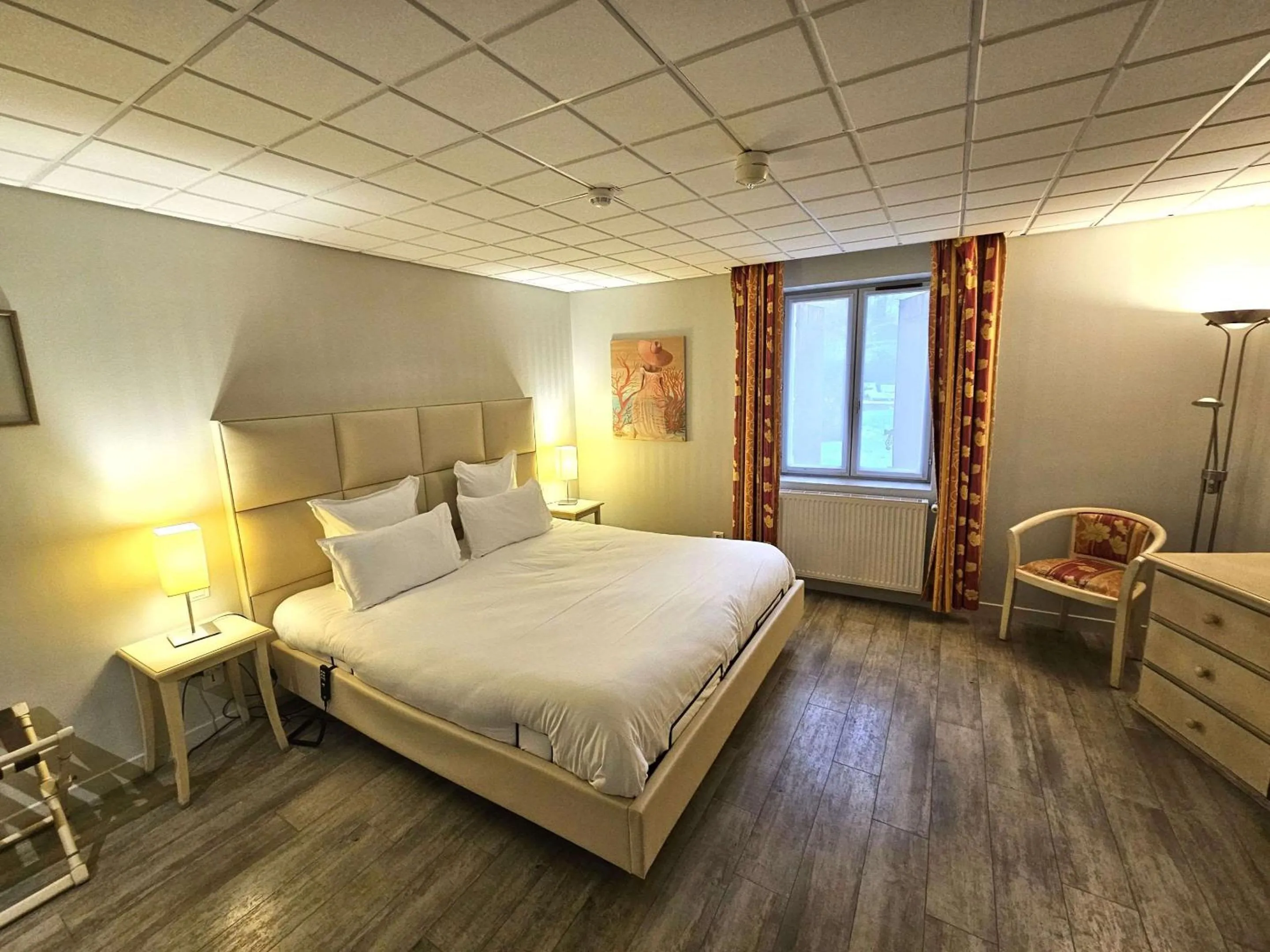 Bedroom in Auberge du Lac, Sure Hotel Collection by Best Western