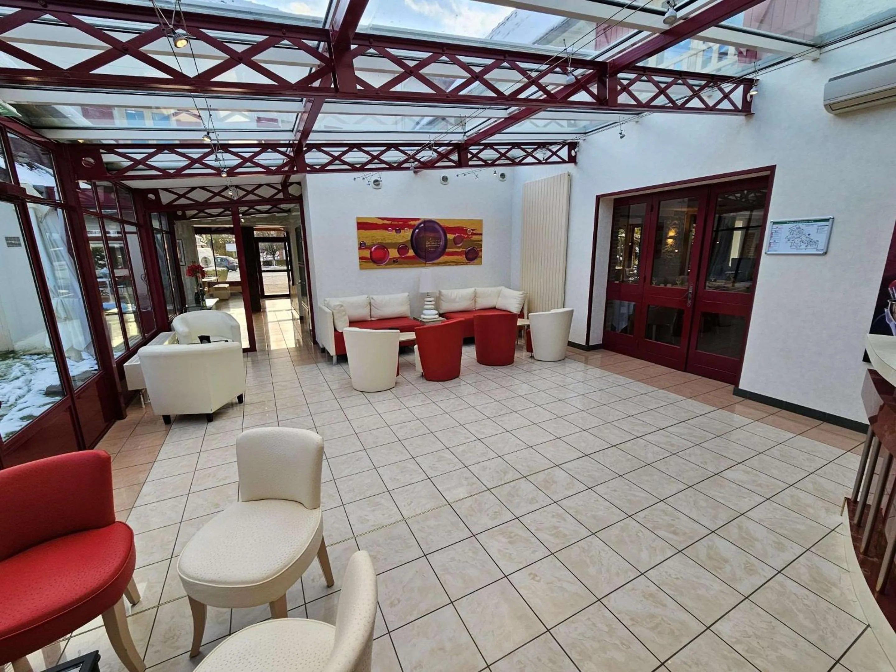 Lounge or bar in Auberge du Lac, Sure Hotel Collection by Best Western