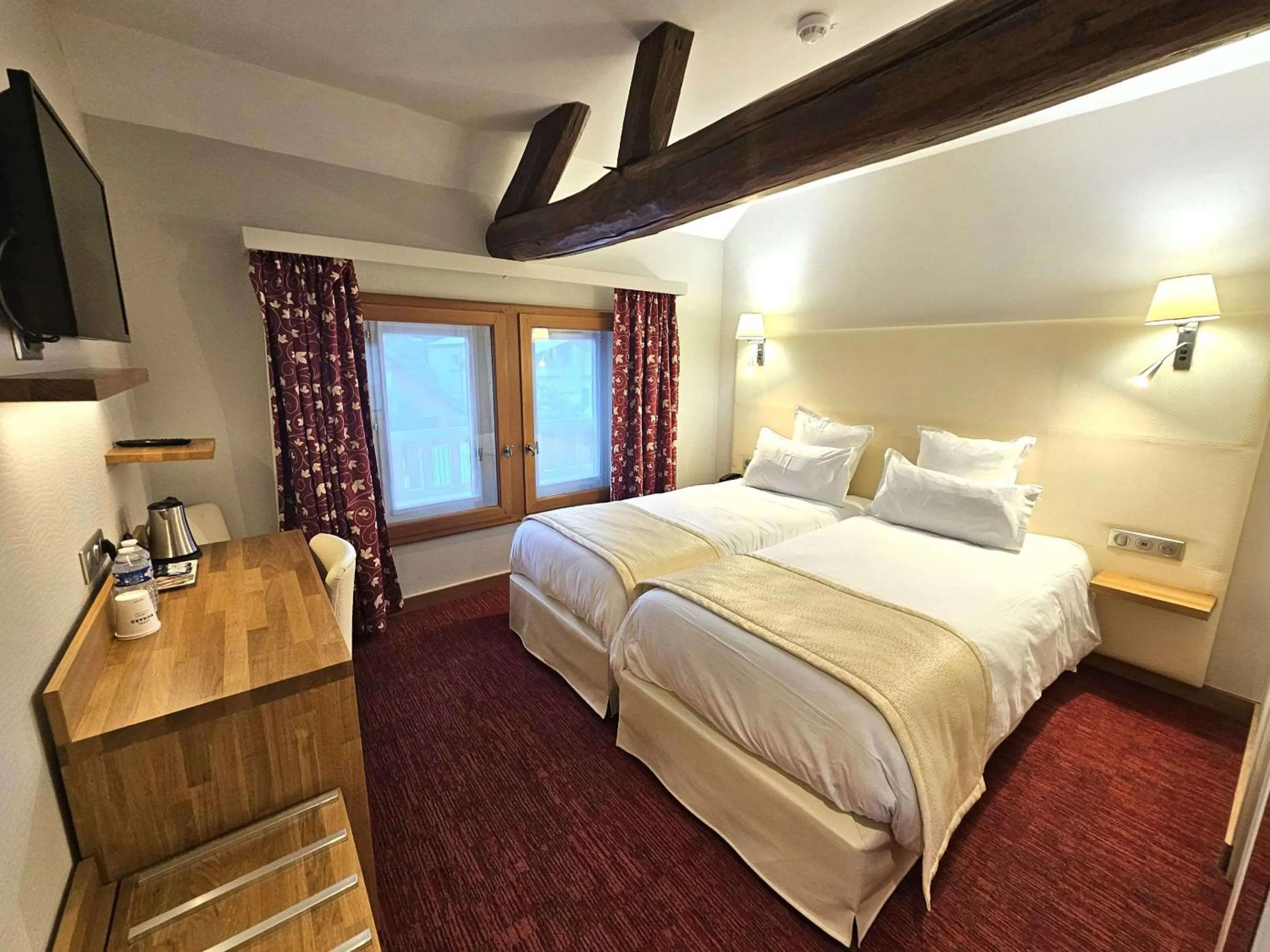 Bedroom in Auberge du Lac, Sure Hotel Collection by Best Western