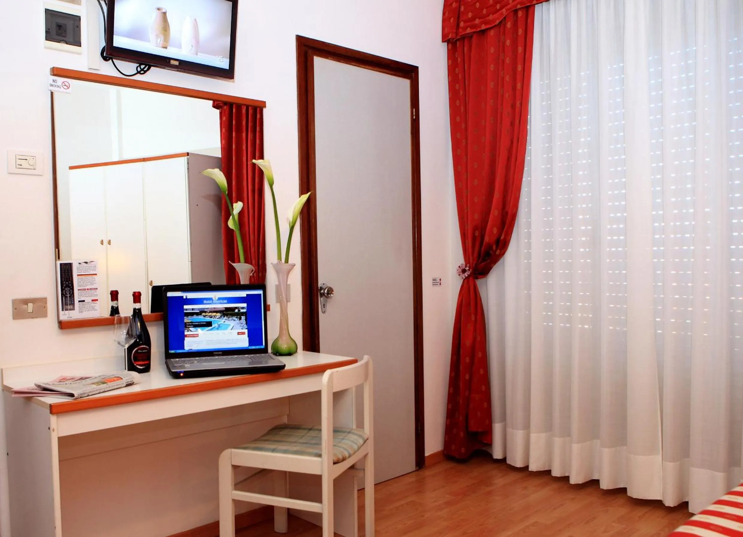 Decorative detail in Hotel American