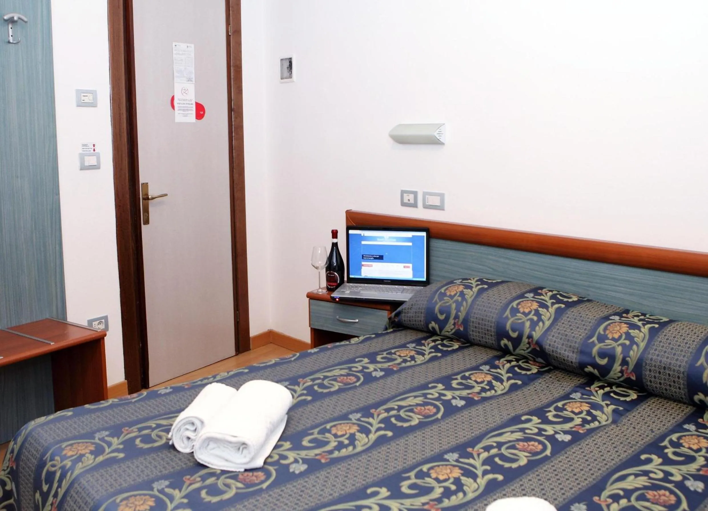 Bed in Hotel American