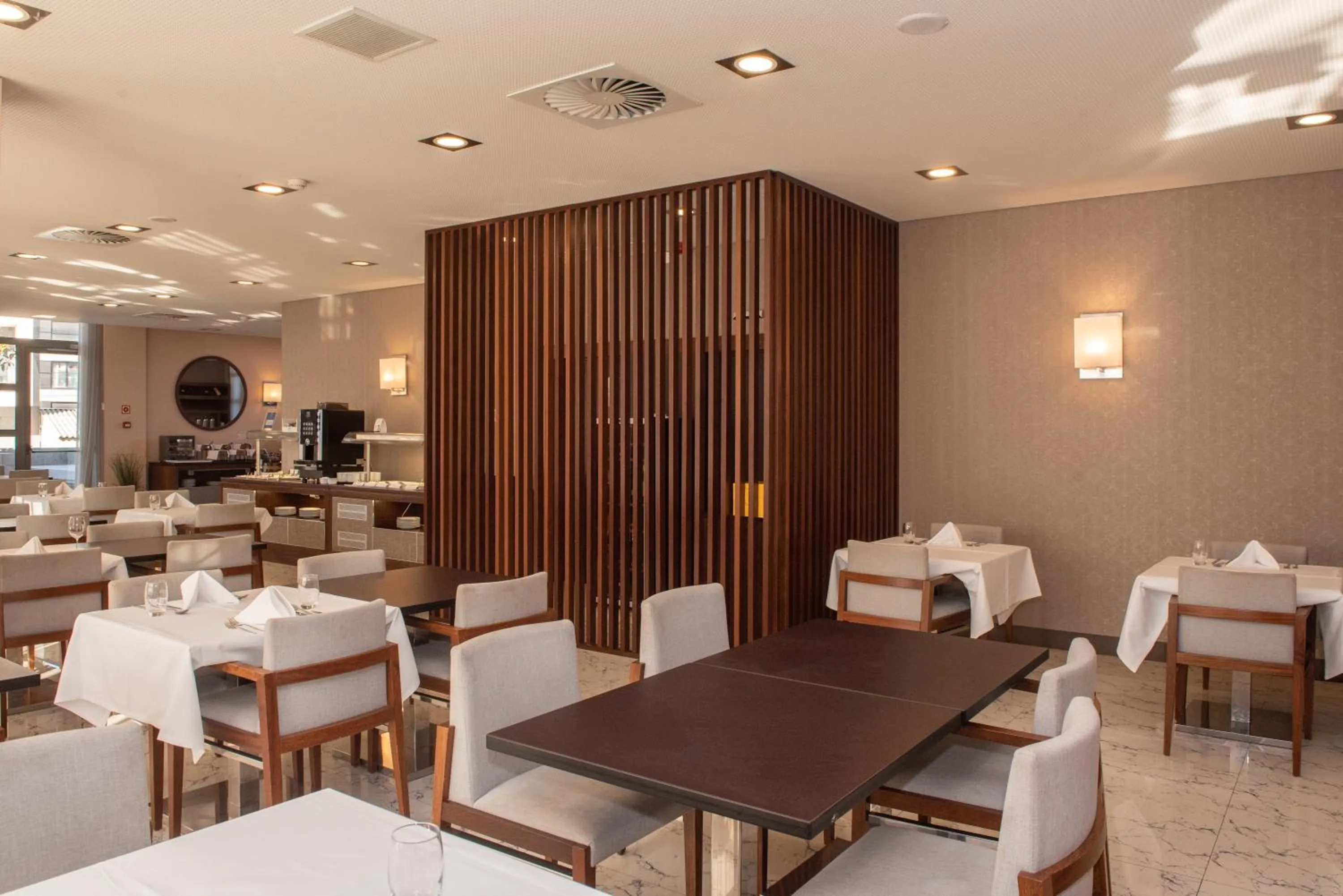 Restaurant/places to eat in Eurostars Oporto