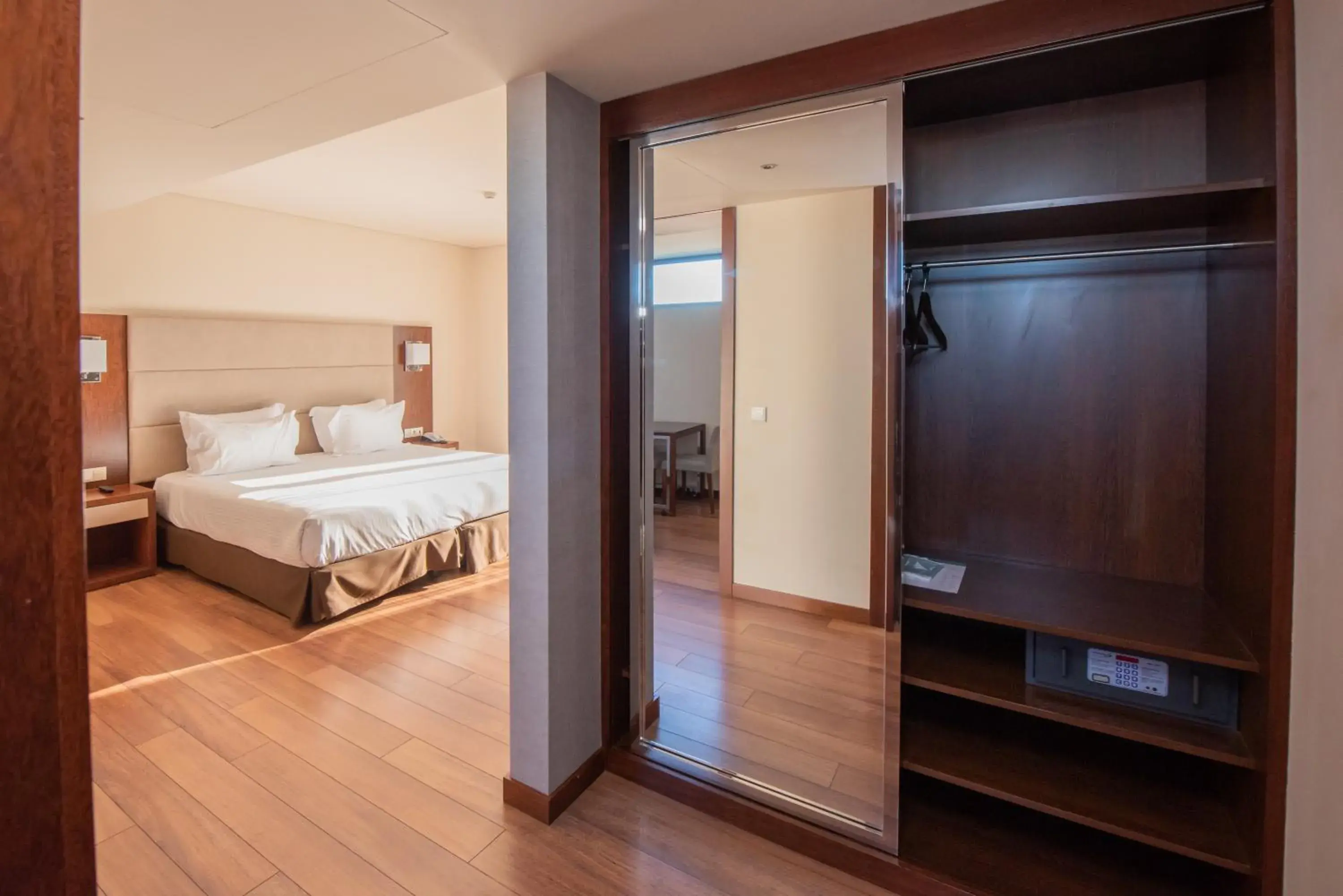 Double Room with Terrace in Eurostars Oporto Double Room with Terrace in Eurostars Oporto