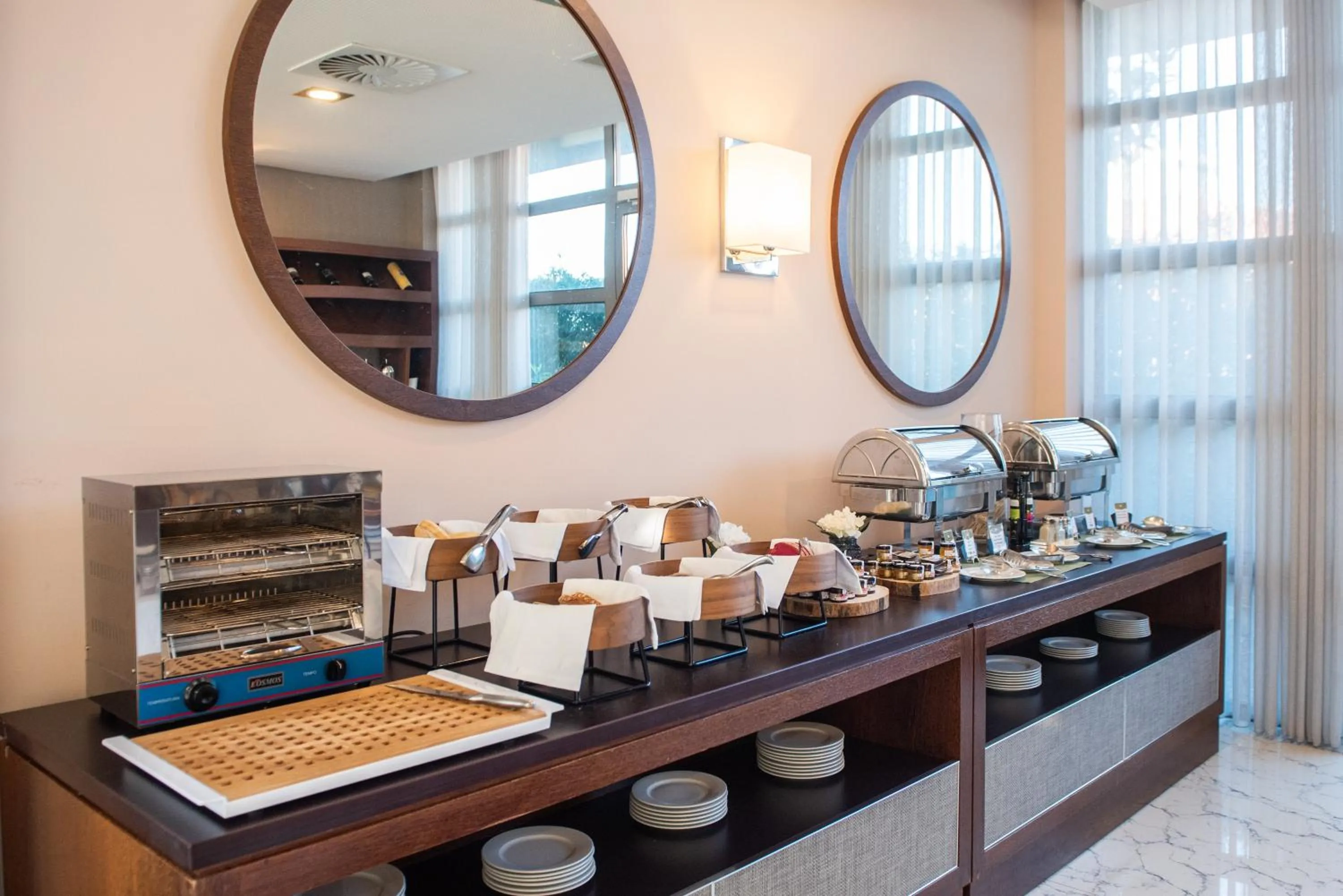 Buffet breakfast in Eurostars Oporto