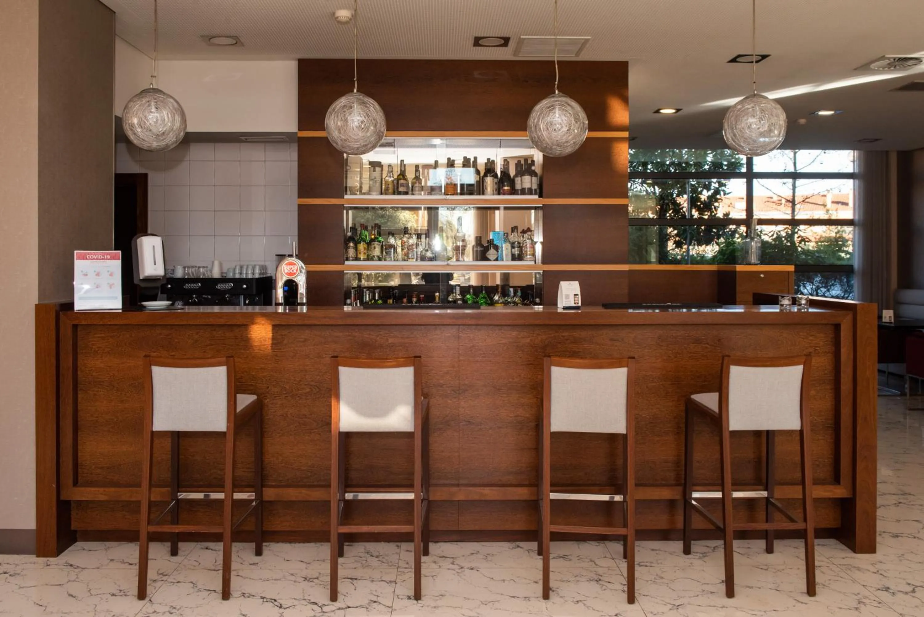 Lounge or bar in Eurostars Oporto