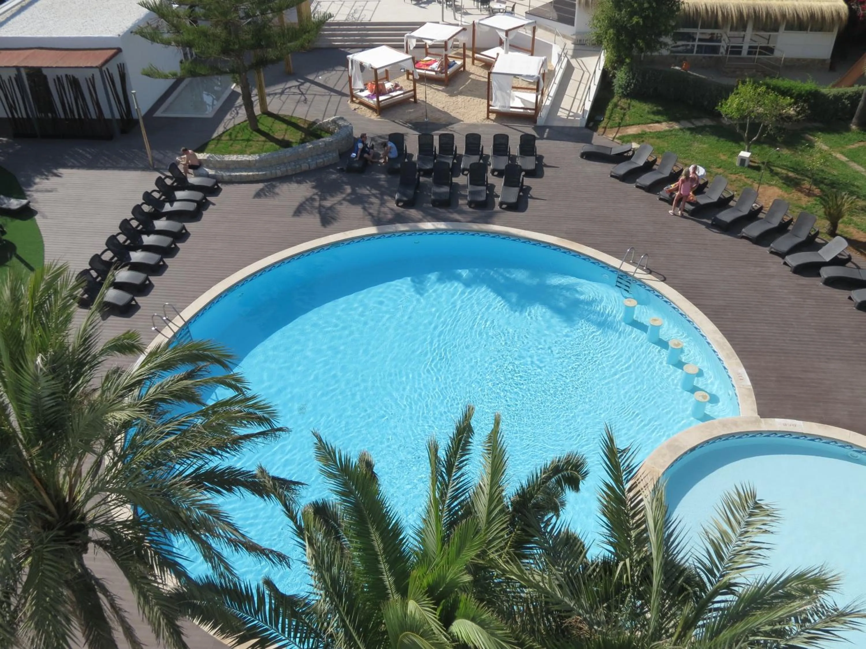 Swimming pool in BG Pamplona