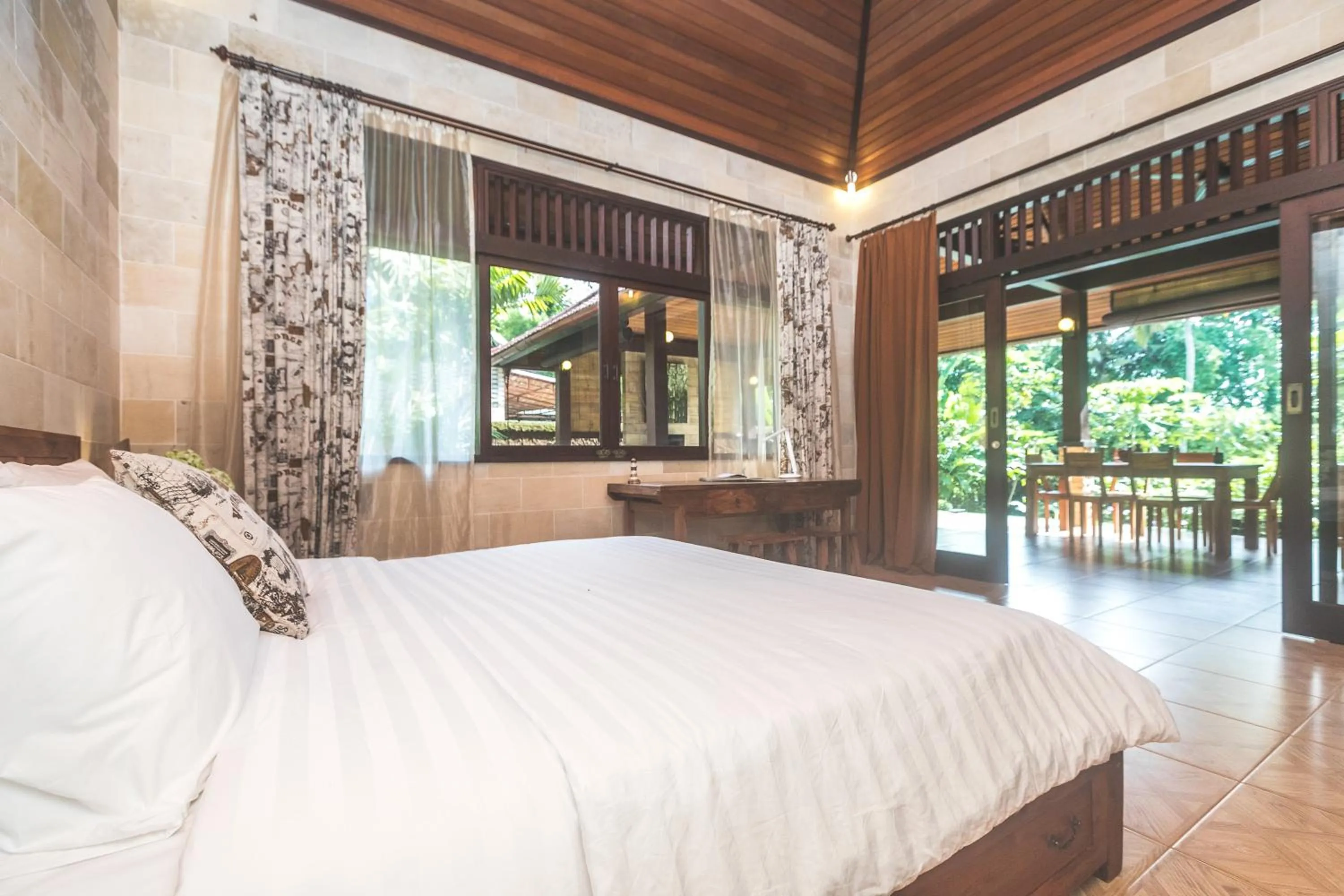 Bed in A Priori Villa Ubud