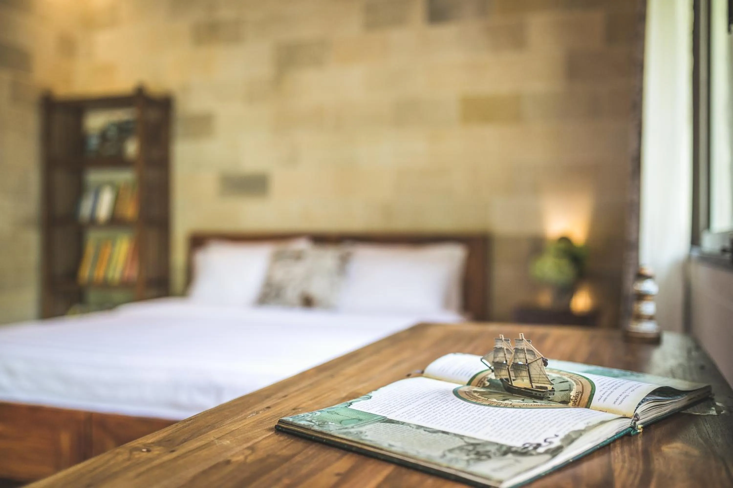 Bed in A Priori Villa Ubud