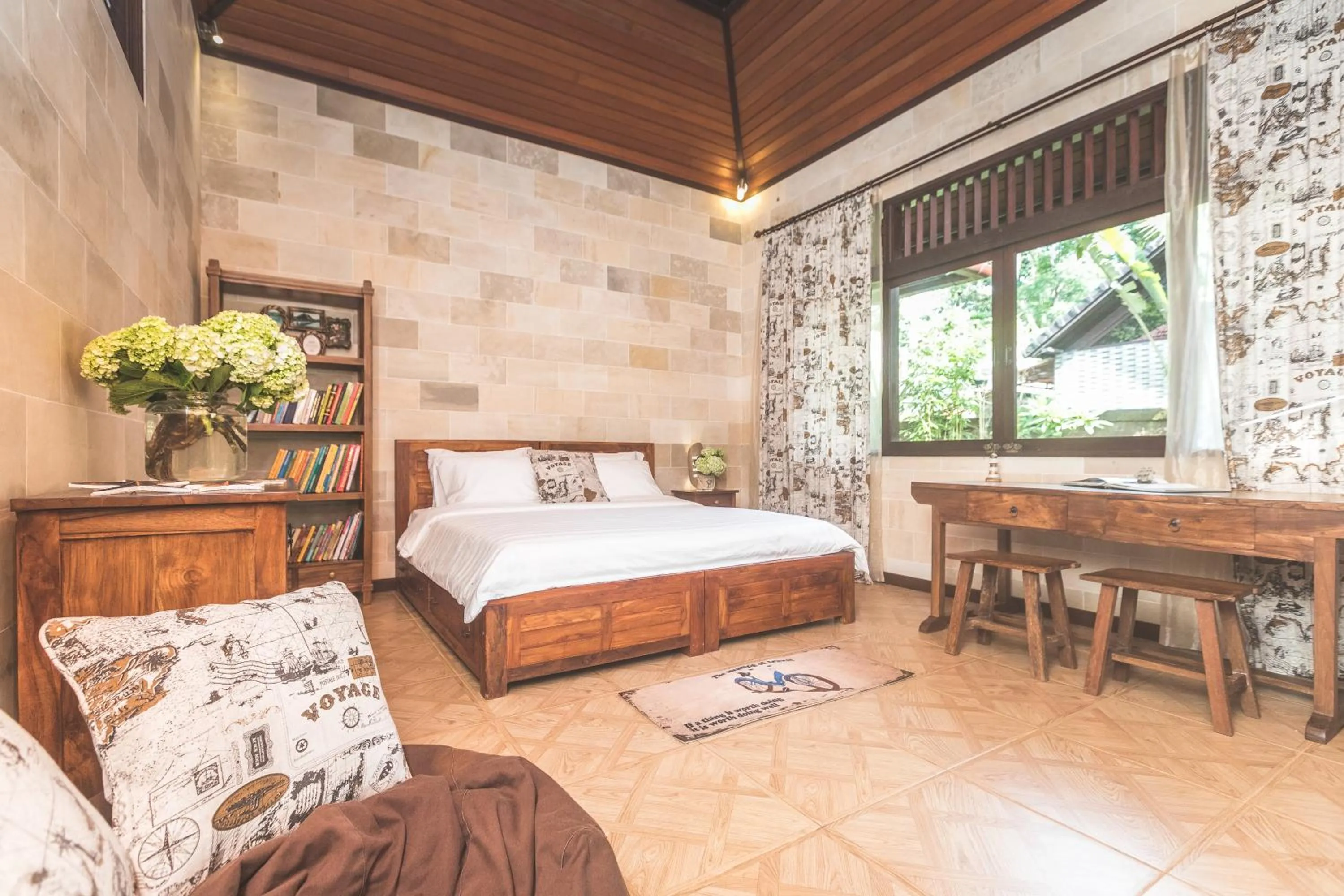 Bed in A Priori Villa Ubud
