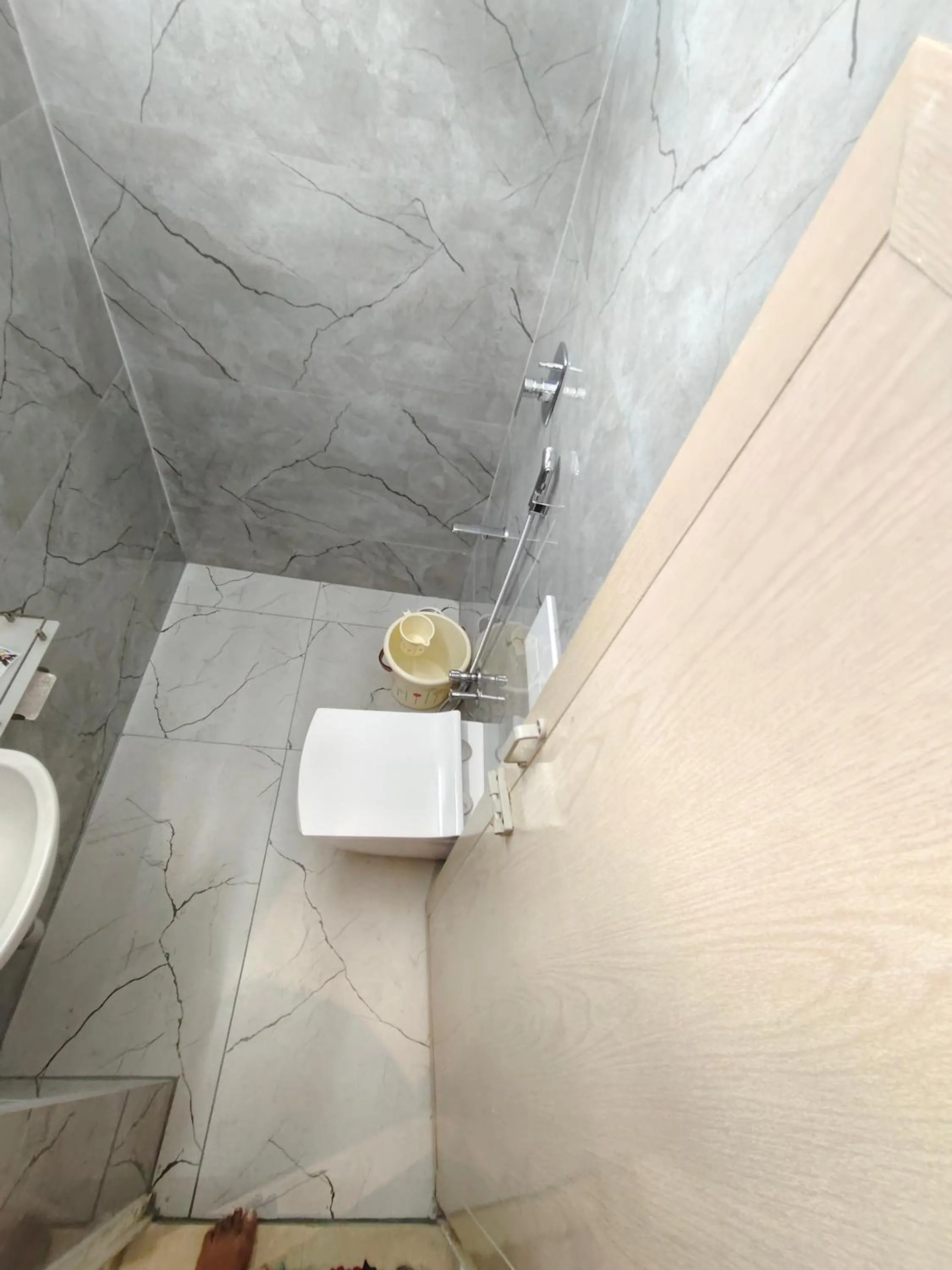 Bathroom in Zingle Stay Airport Hotel