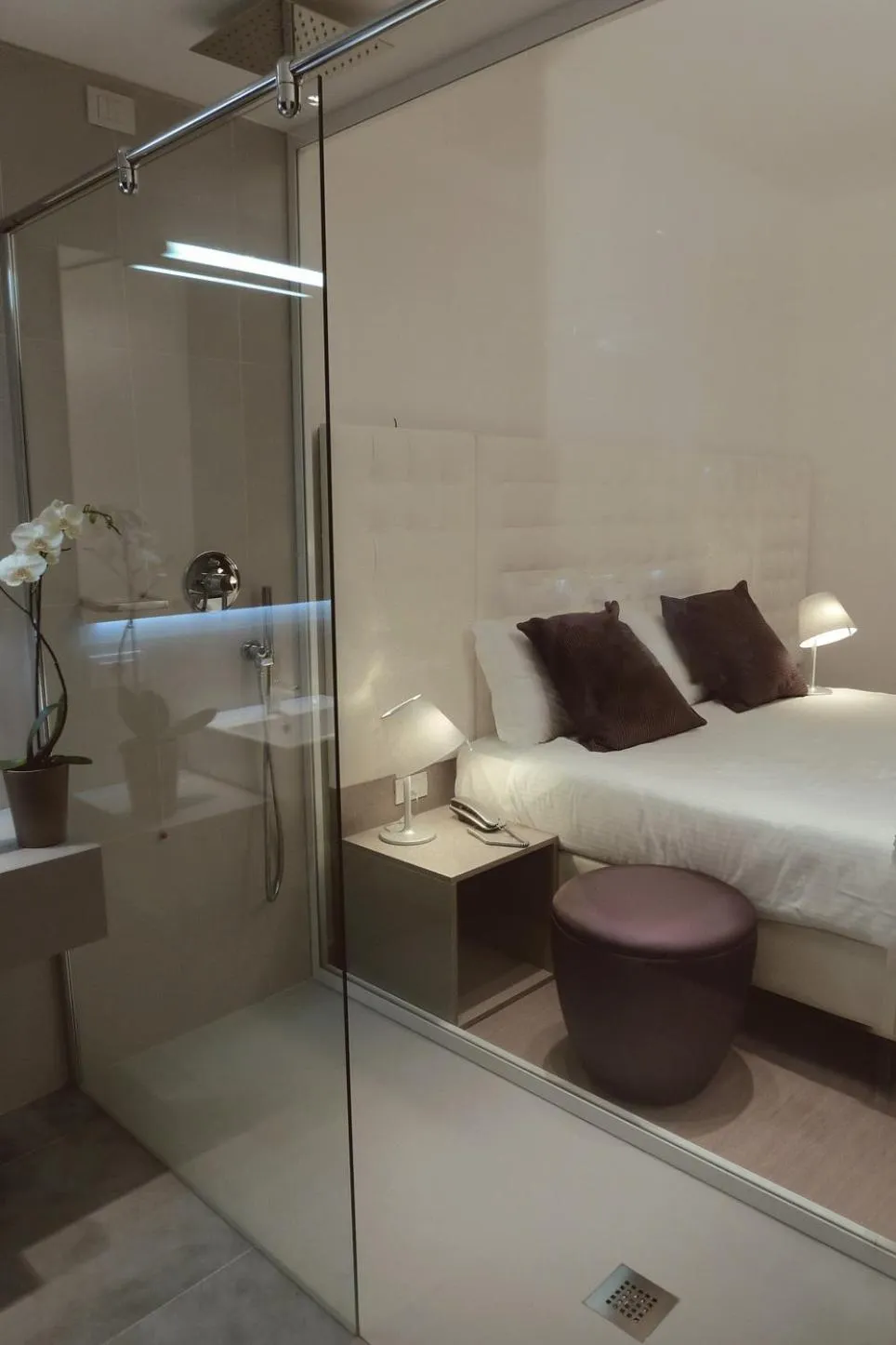 Photo of the whole room, Bed in Hotel Lugano Torretta