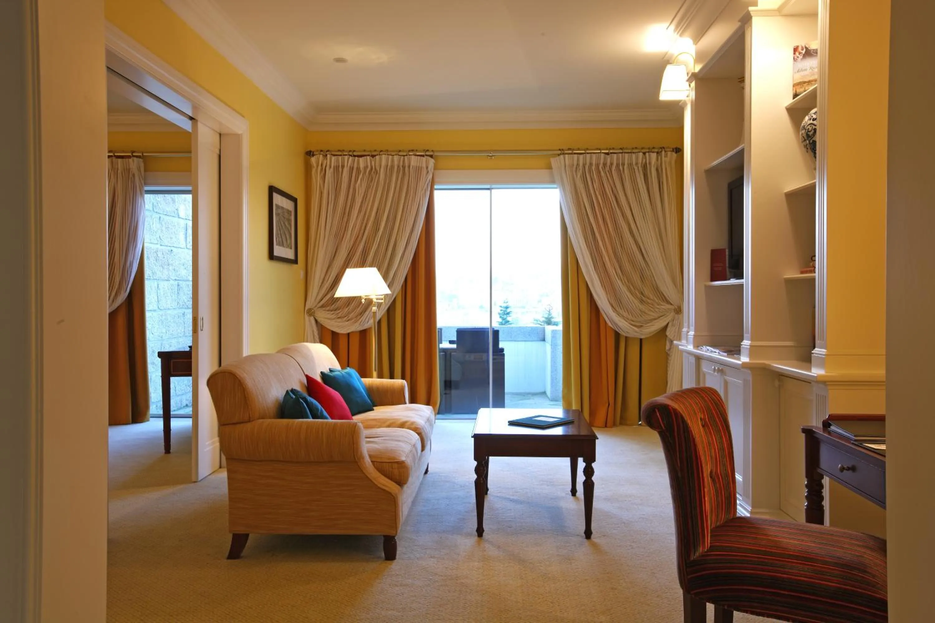 Balcony/Terrace, Bed in The Yeatman