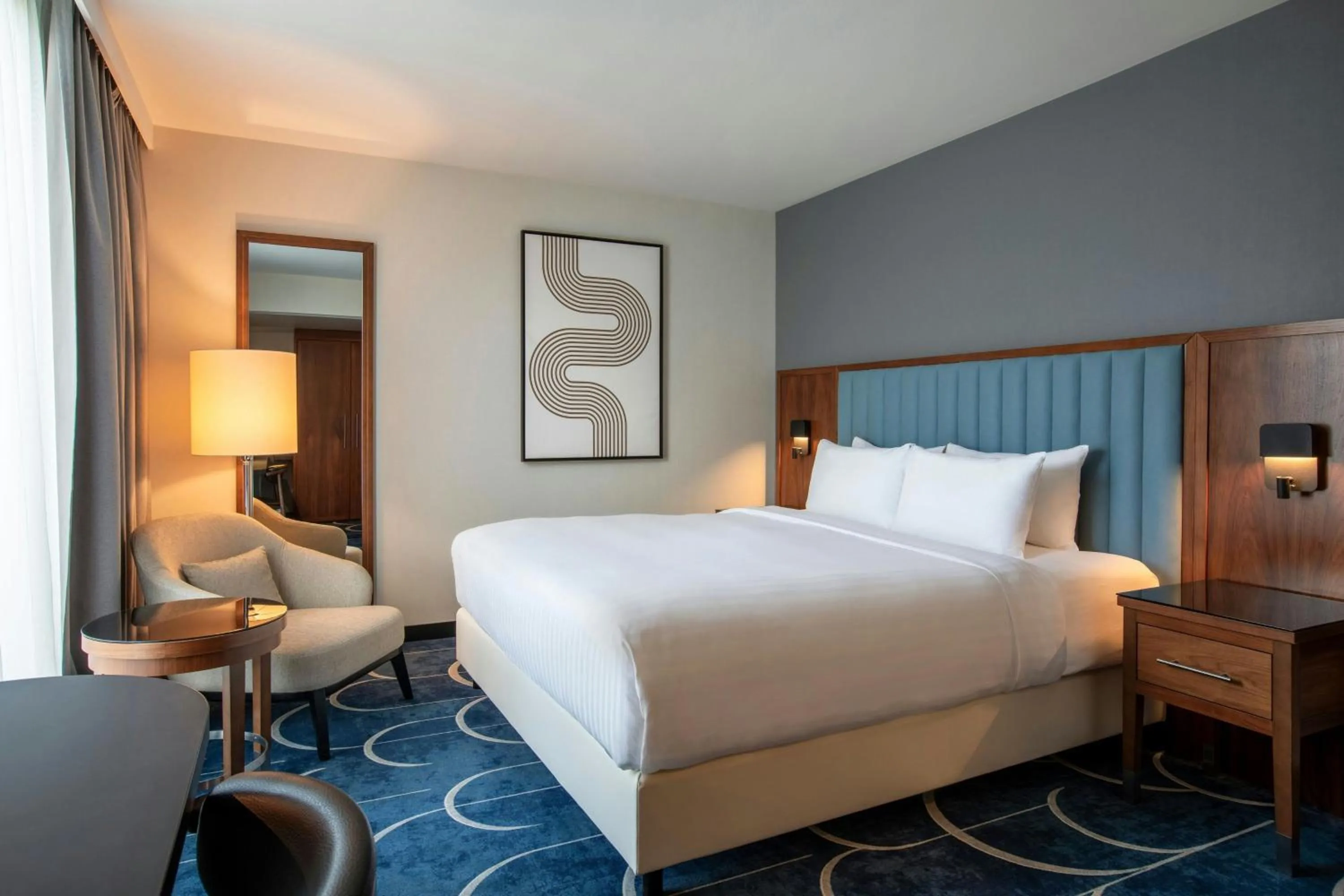 Photo of the whole room, Bed in Courtyard by Marriott Paris Arcueil