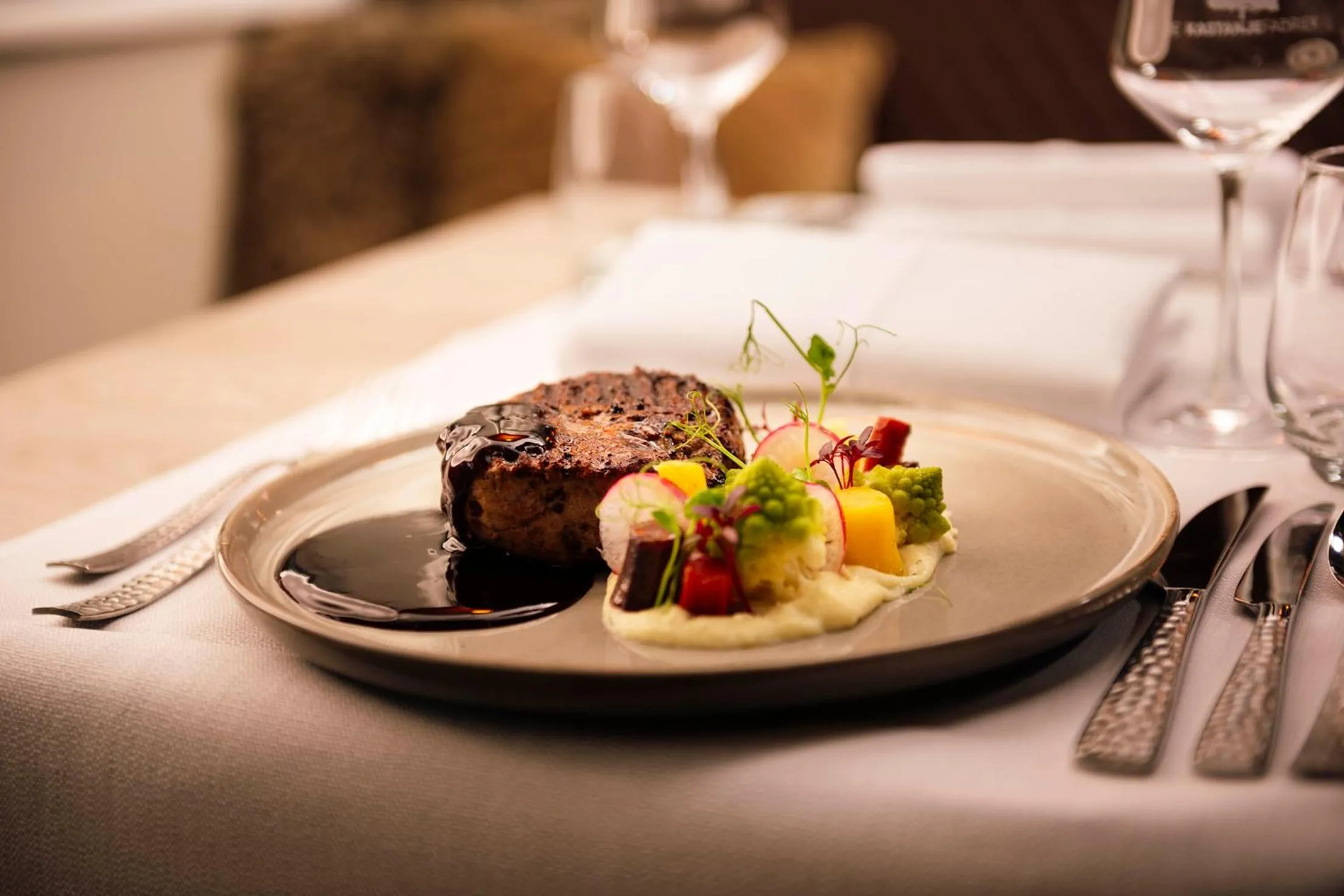 Restaurant/places to eat in Hotel de Kastanjefabriek