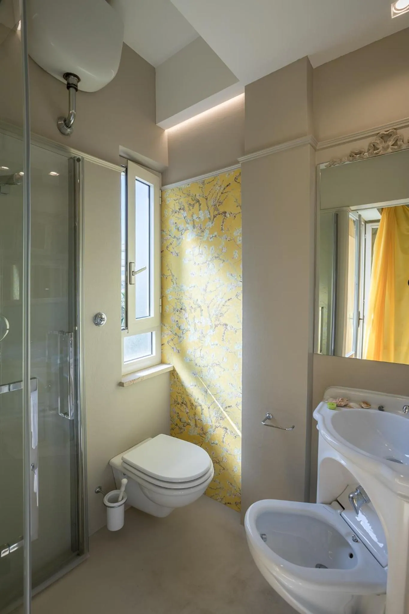 Shower in Hotel Mocambo piscina, spiaggia e biciclette