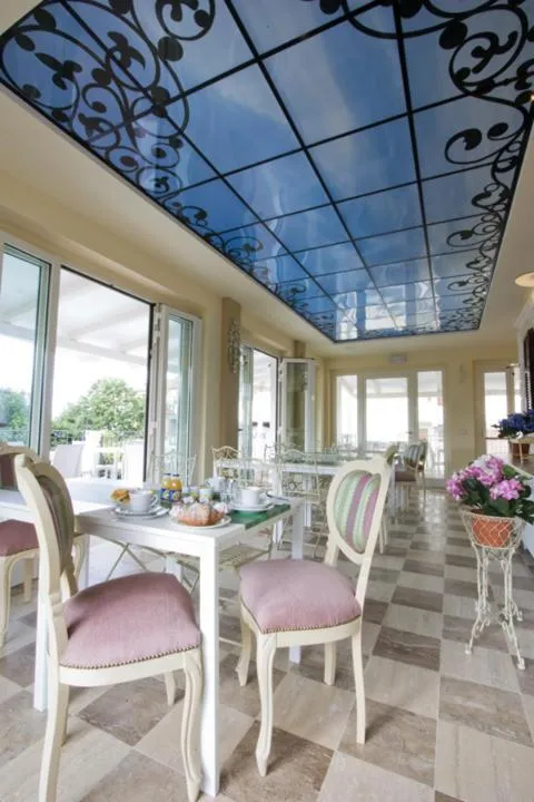 Balcony/Terrace in Hotel Mocambo piscina, spiaggia e biciclette