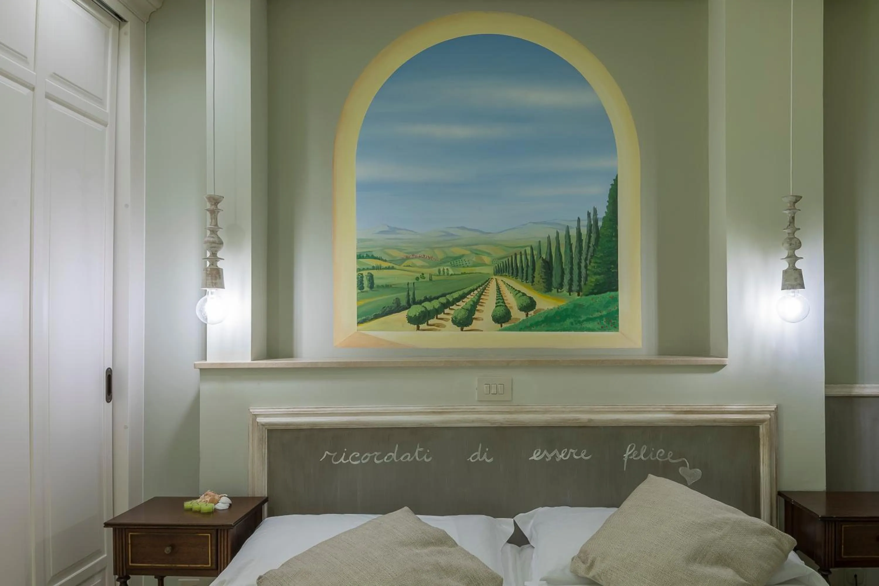 Bedroom, Bed in Hotel Mocambo piscina, spiaggia e biciclette